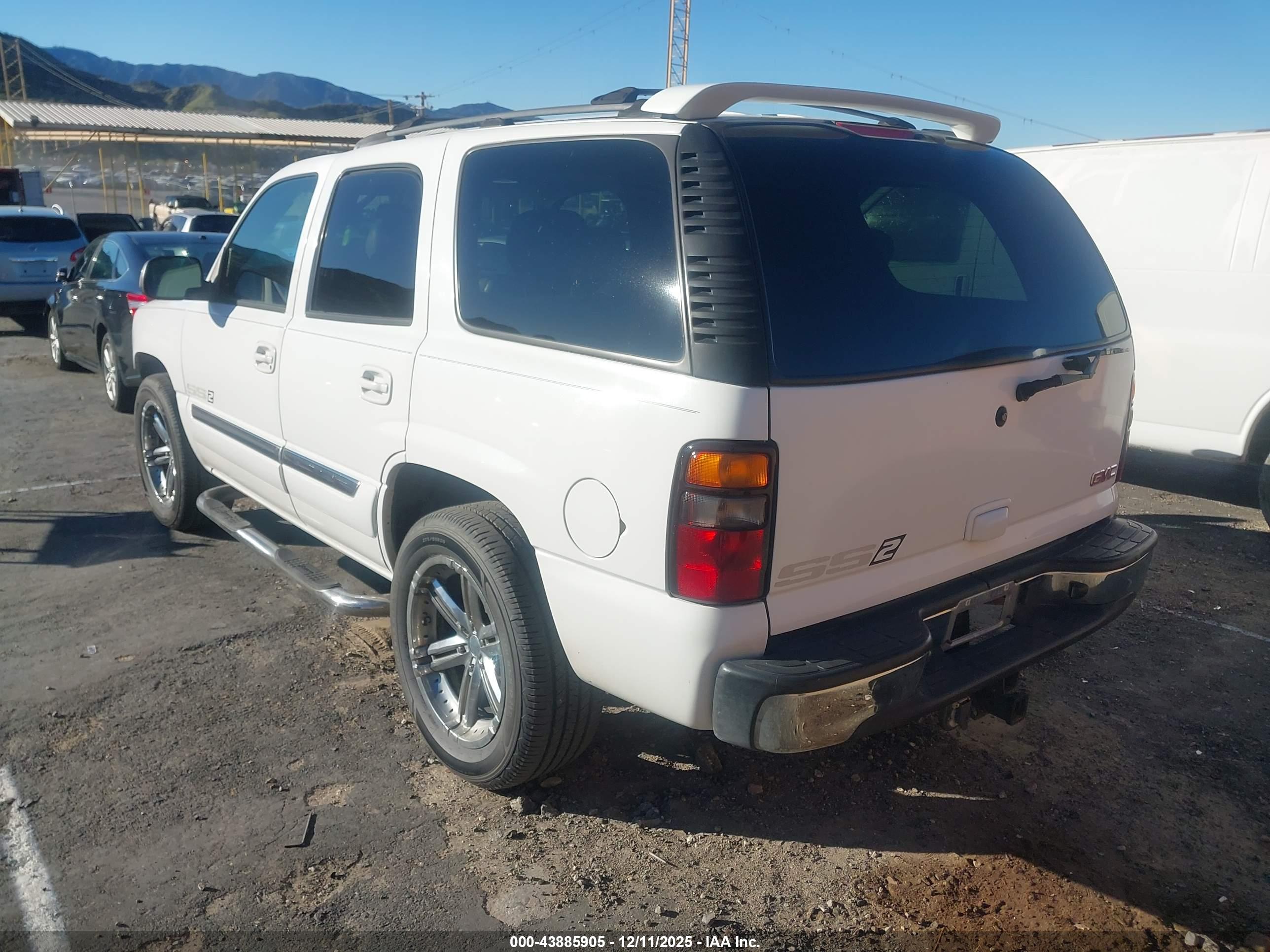 GMC YUKON image 3