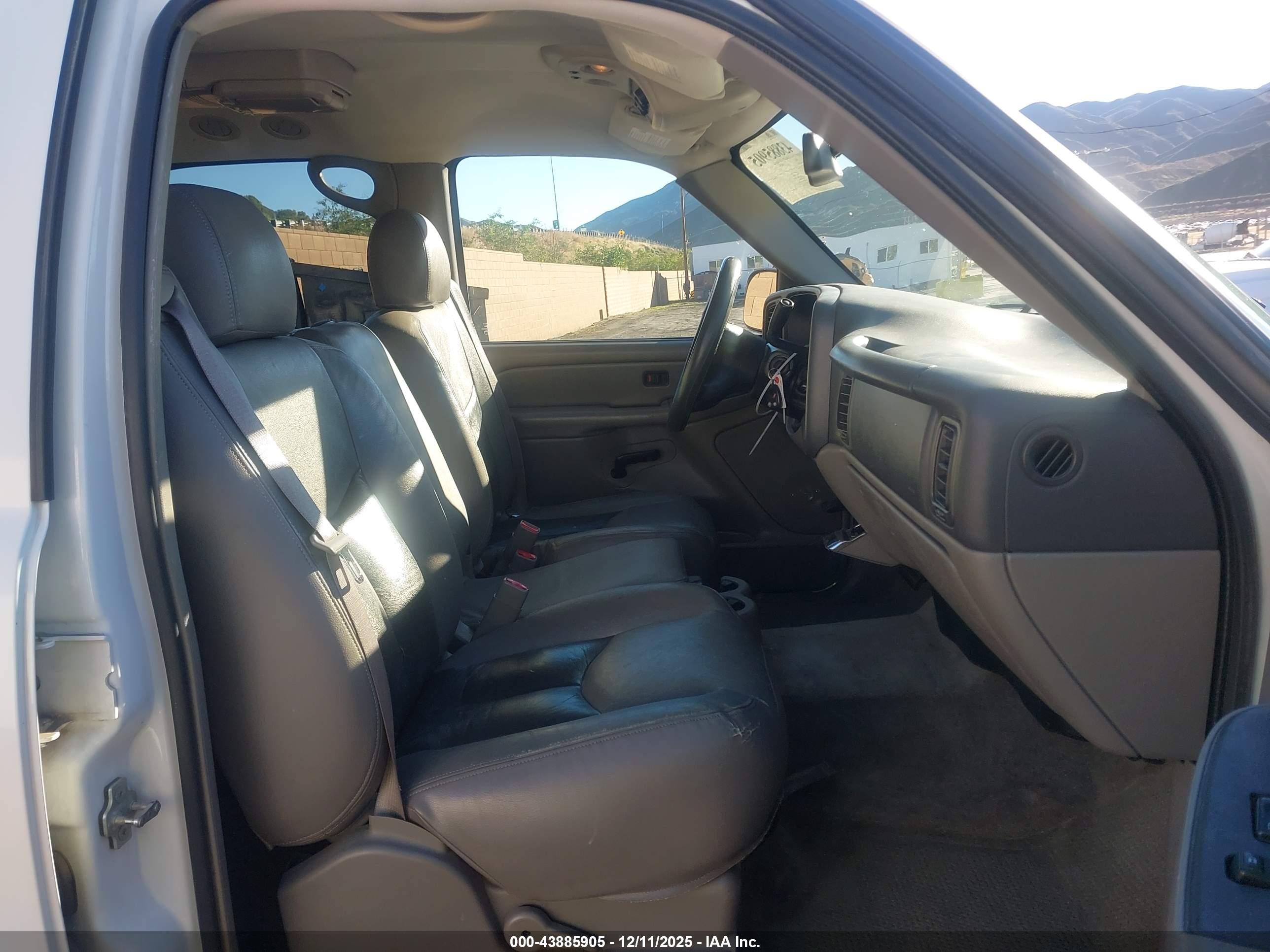 GMC YUKON image 5