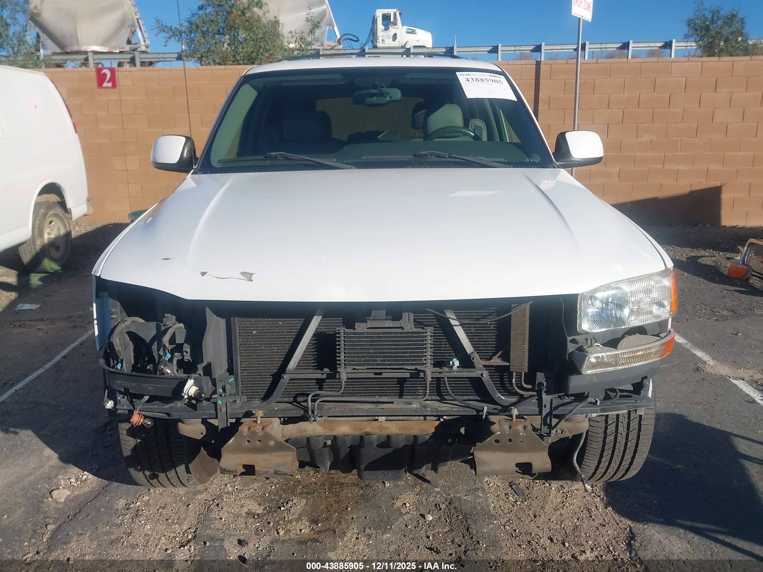 GMC YUKON image 6