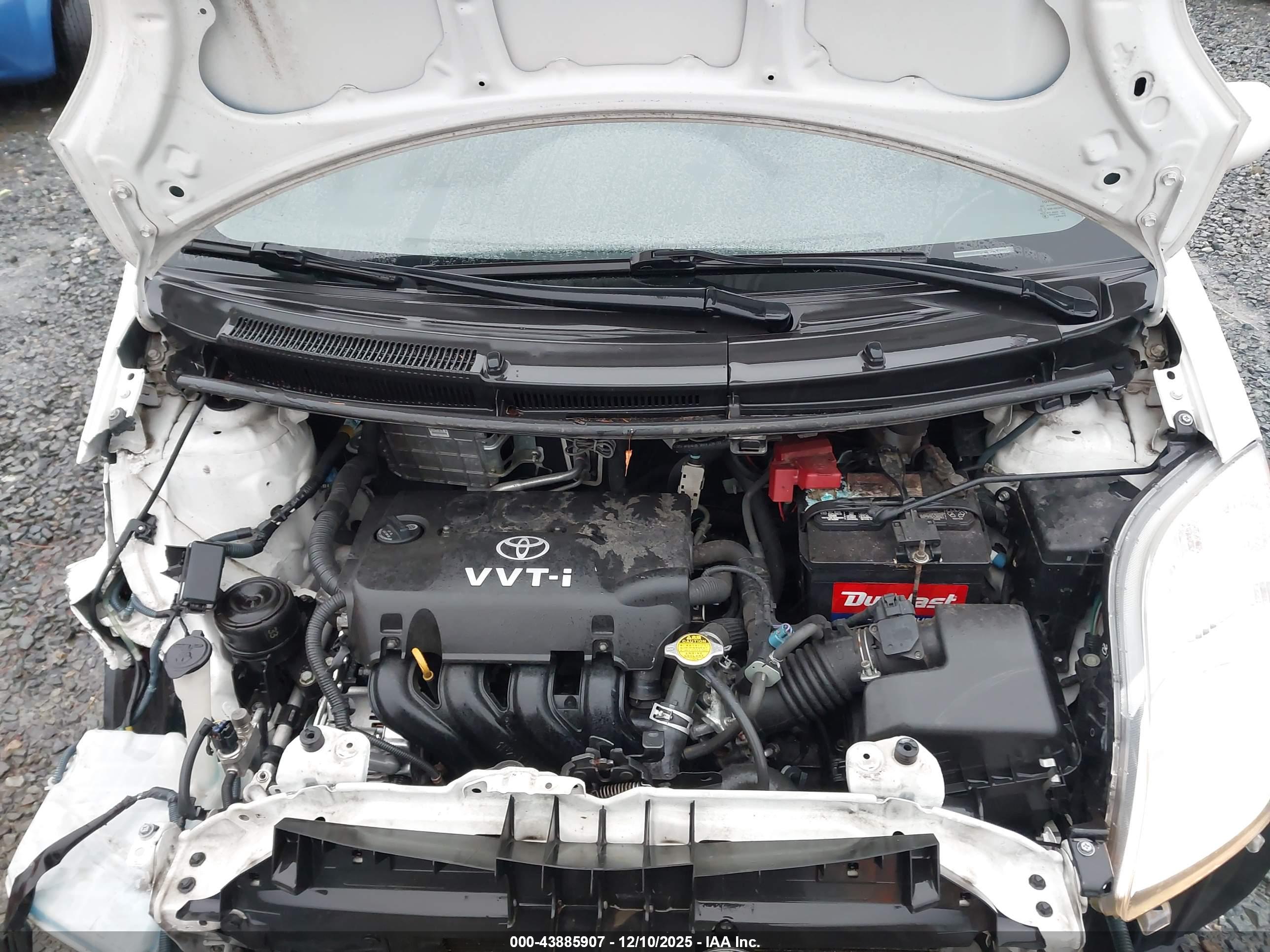 TOYOTA YARIS image 10