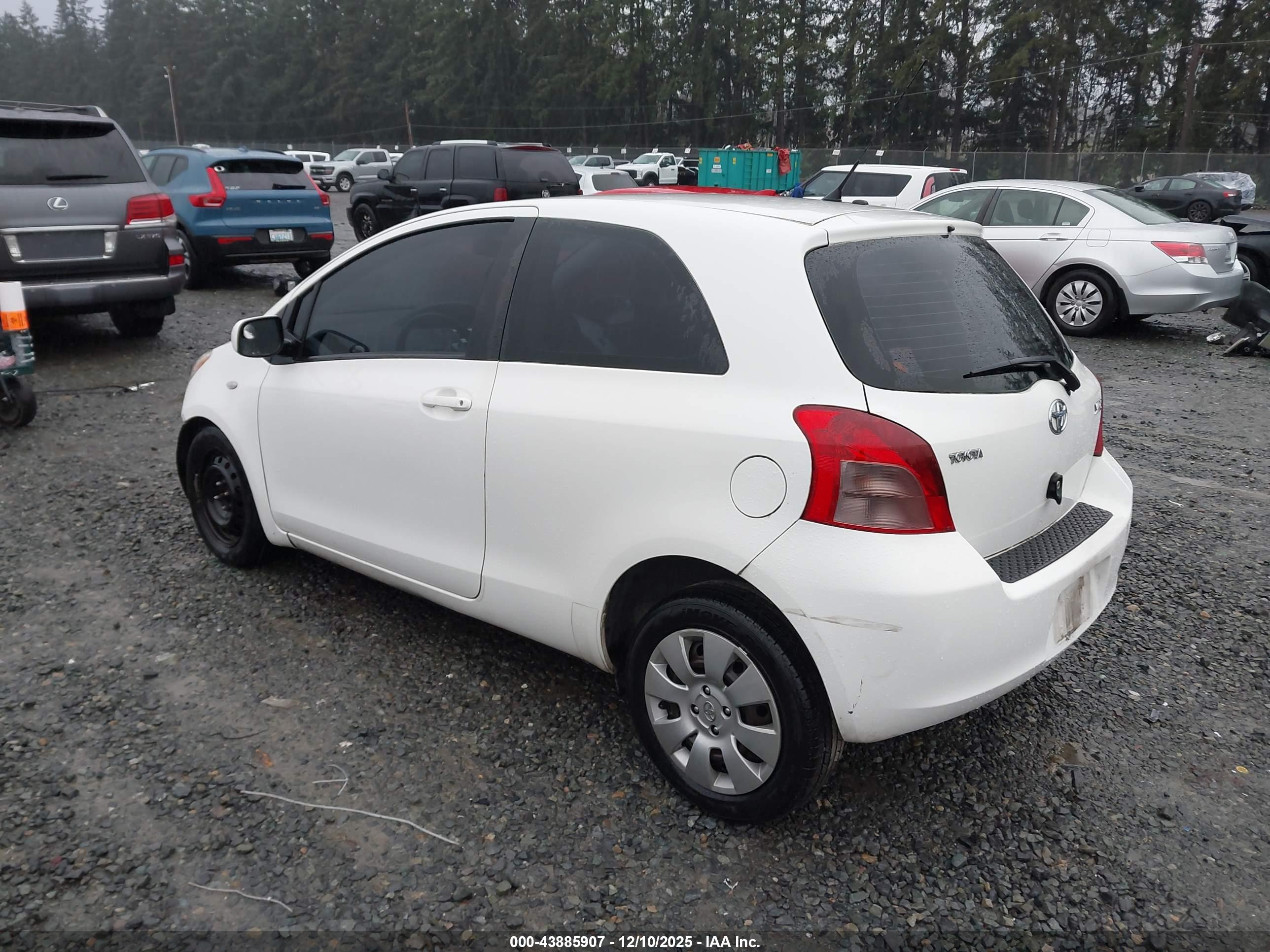 TOYOTA YARIS image 3
