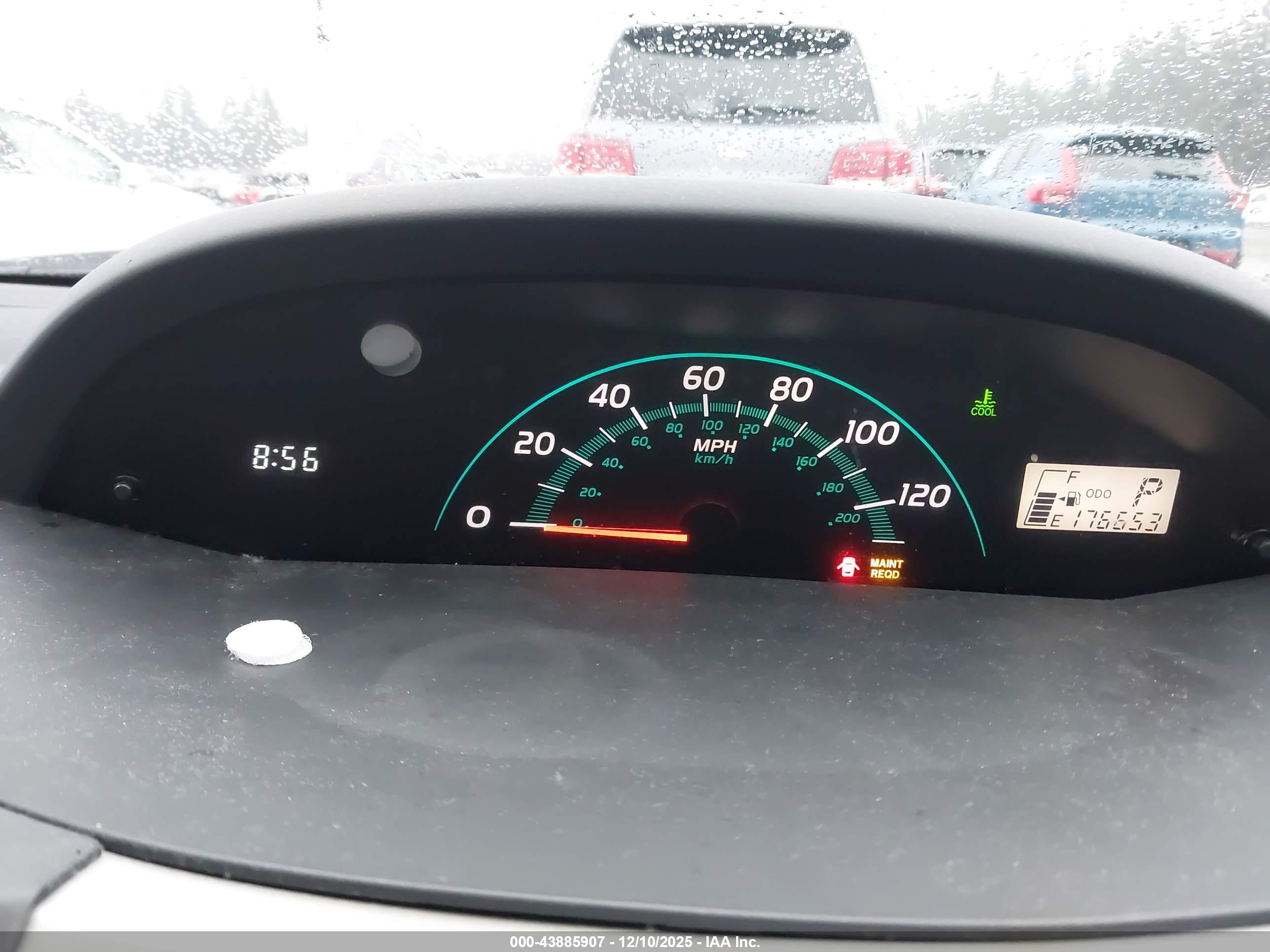 TOYOTA YARIS image 7