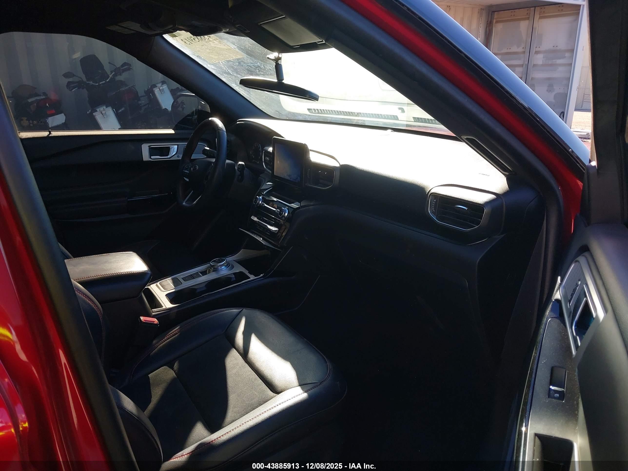FORD EXPLORER image 5
