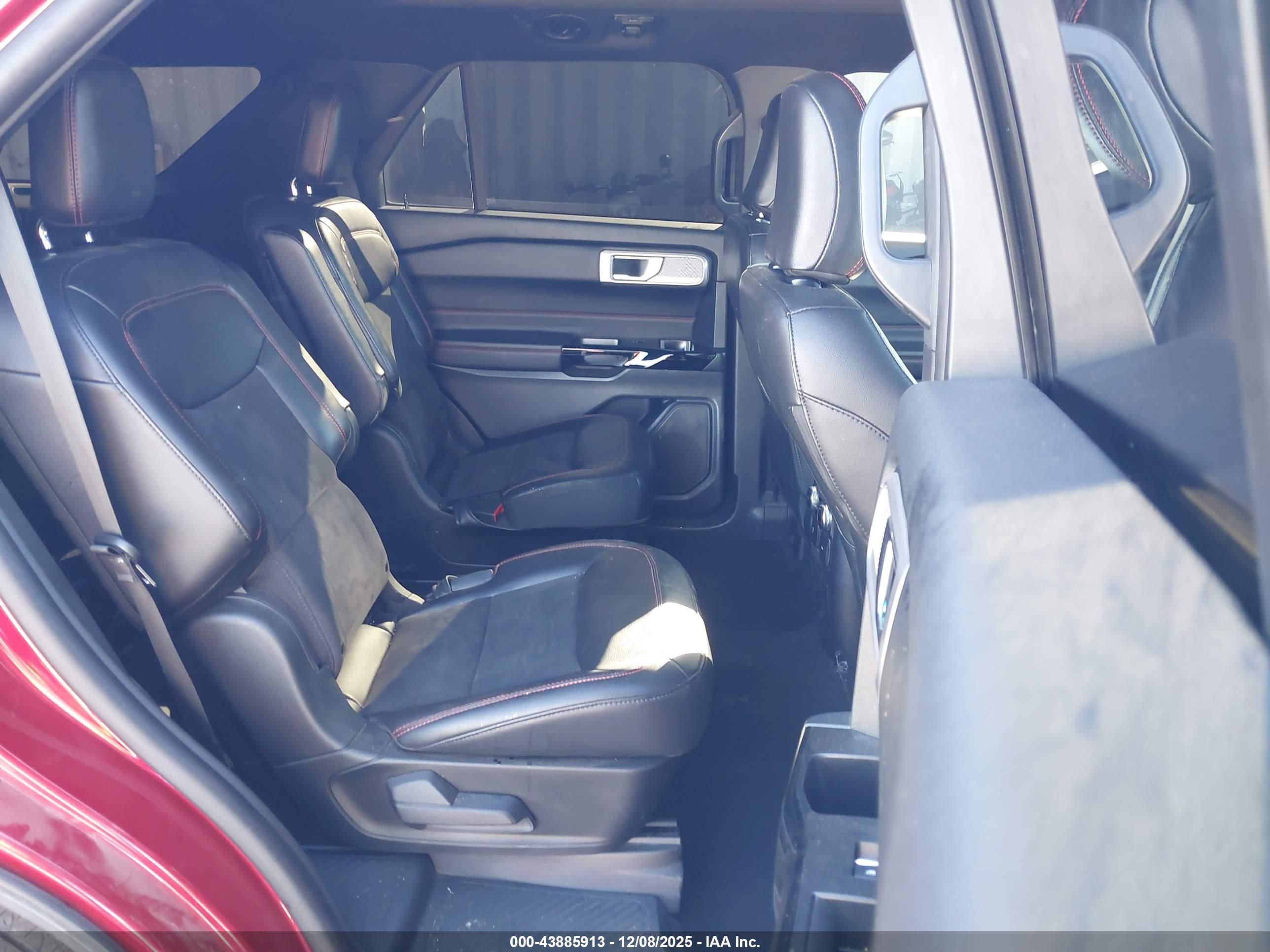 FORD EXPLORER image 8