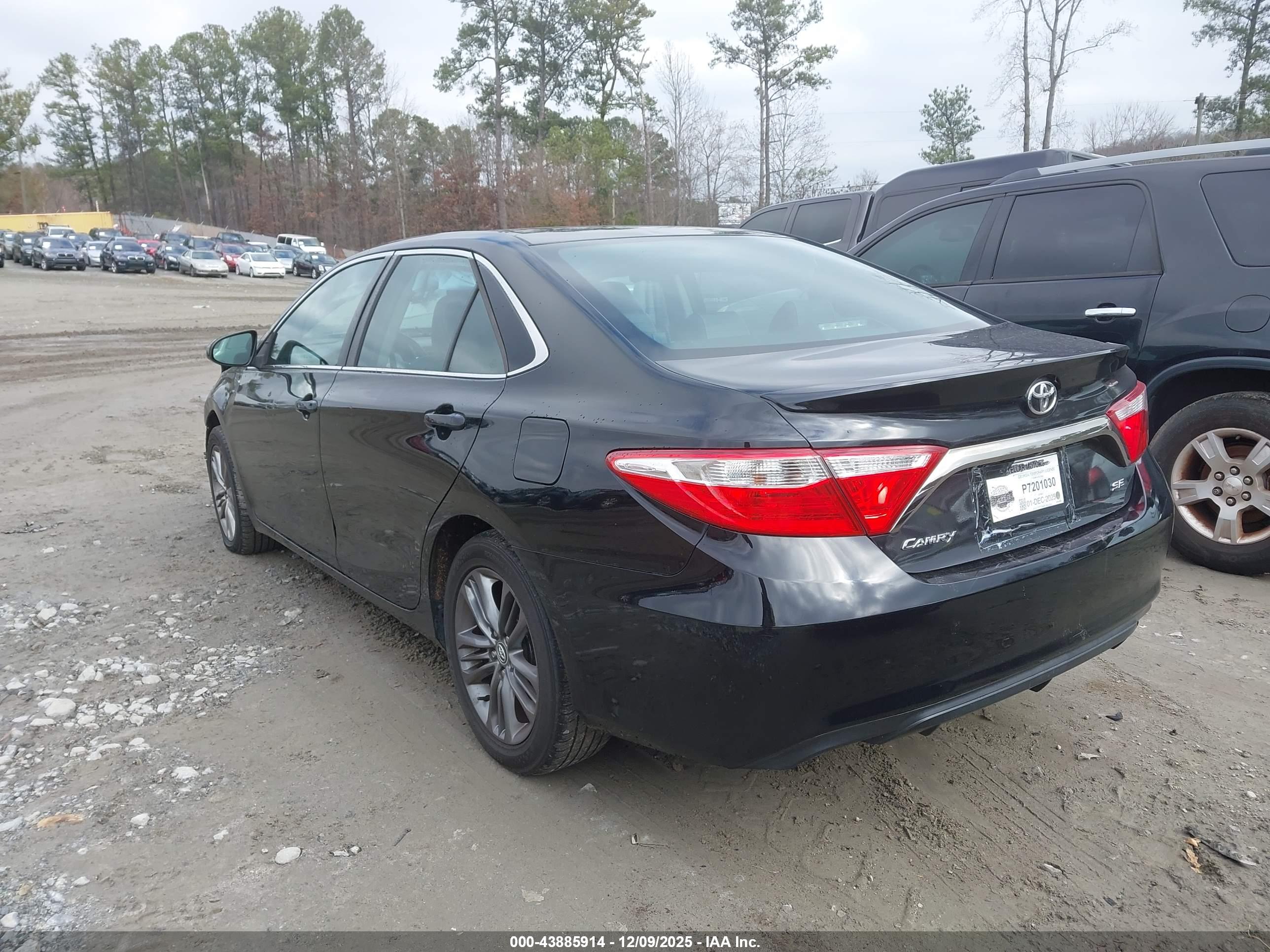 TOYOTA CAMRY image 3