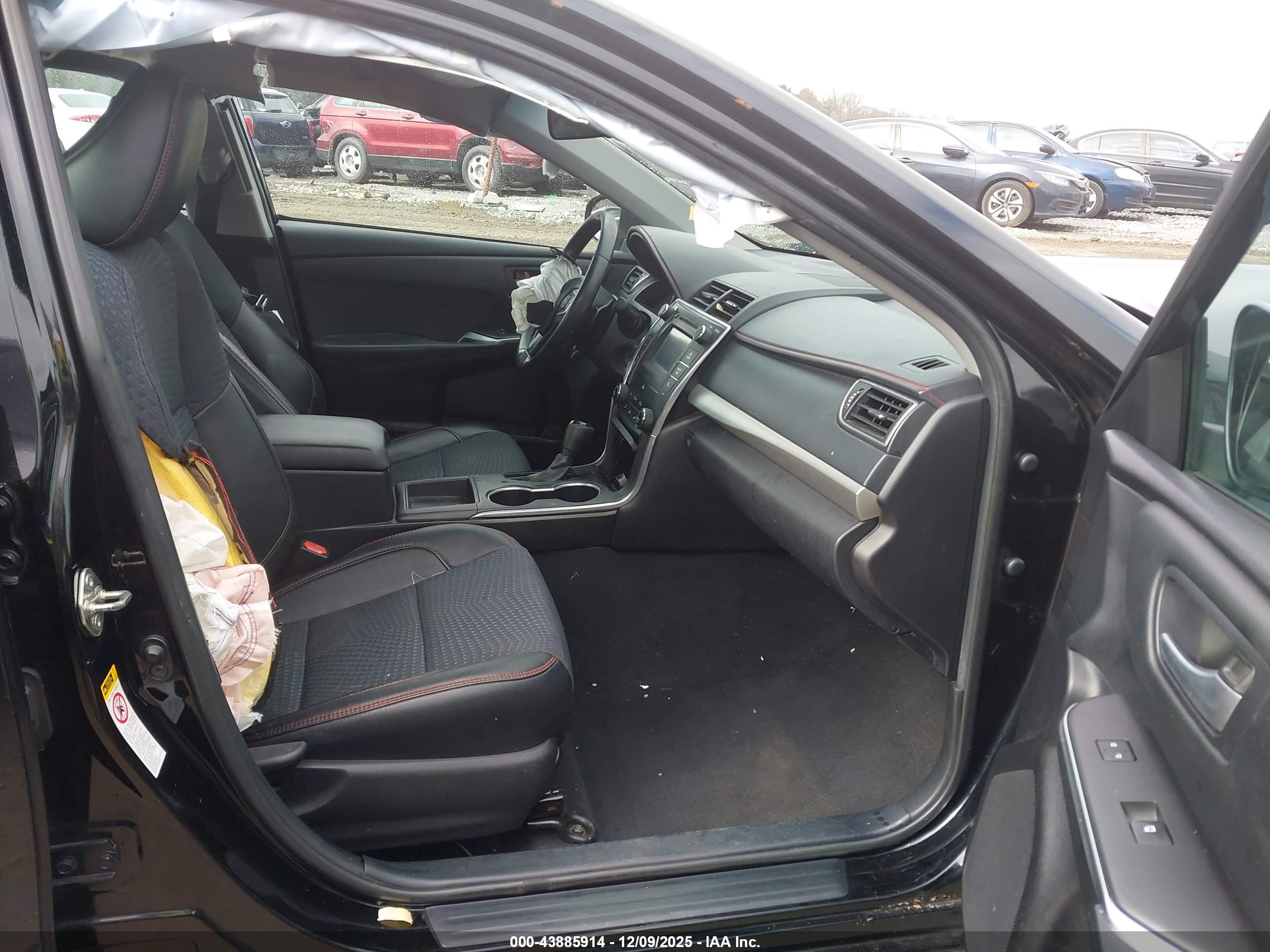TOYOTA CAMRY image 5