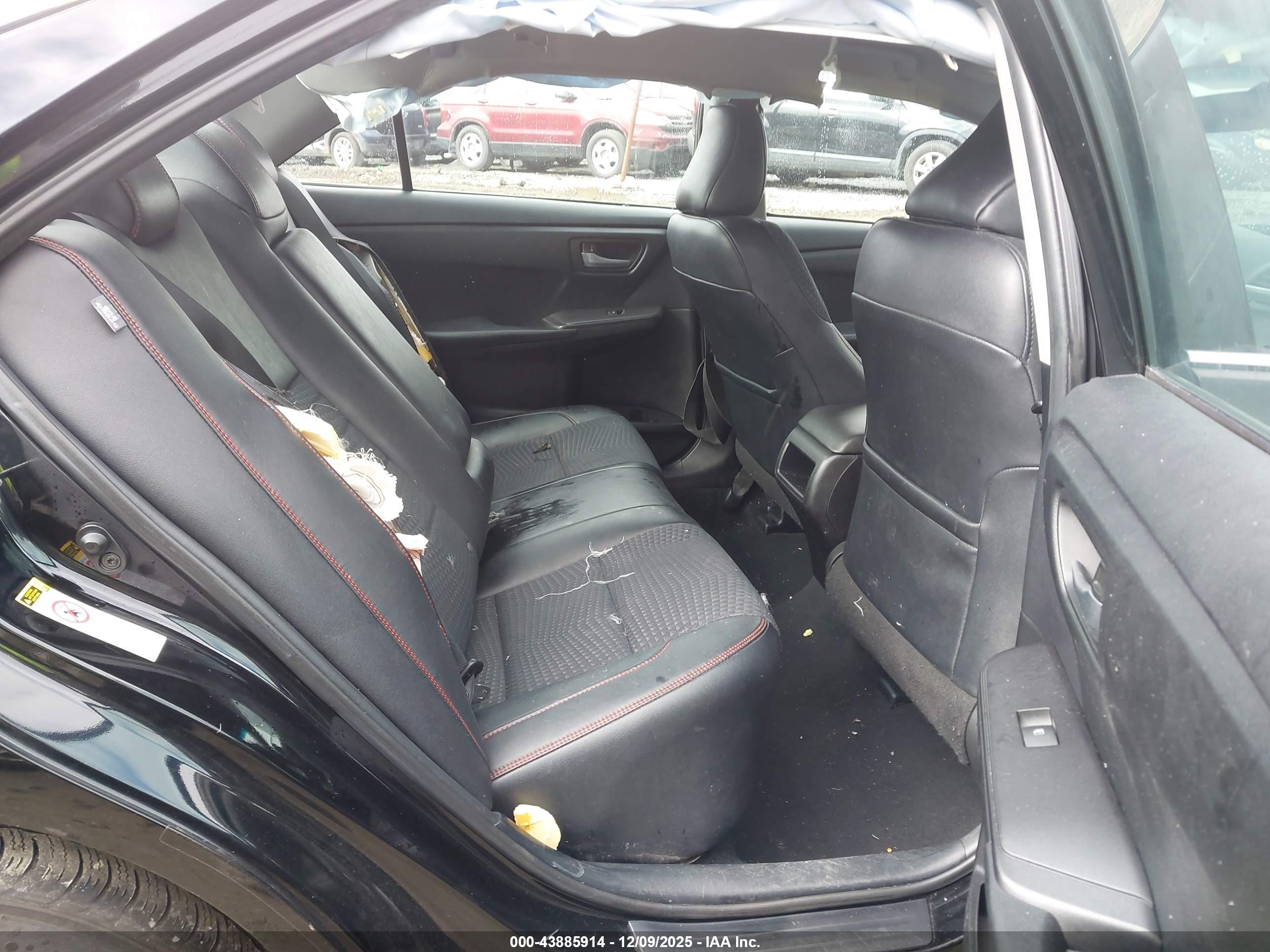 TOYOTA CAMRY image 8