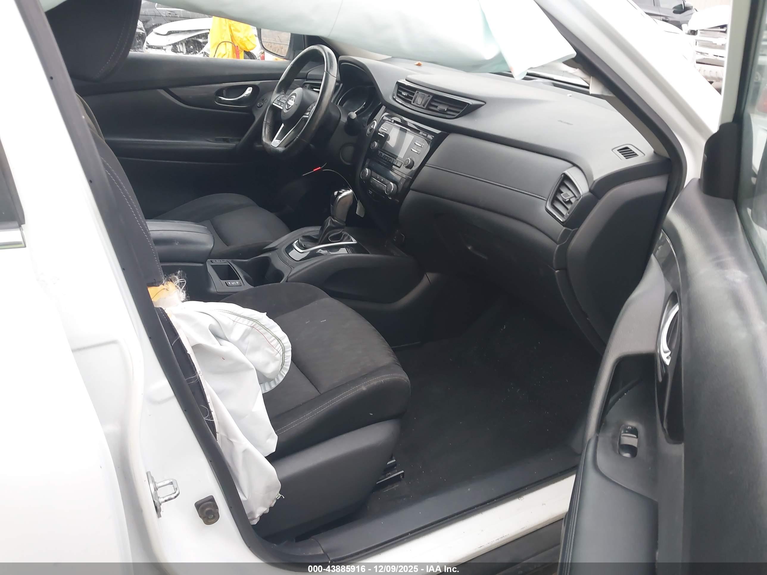 NISSAN ROGUE image 5