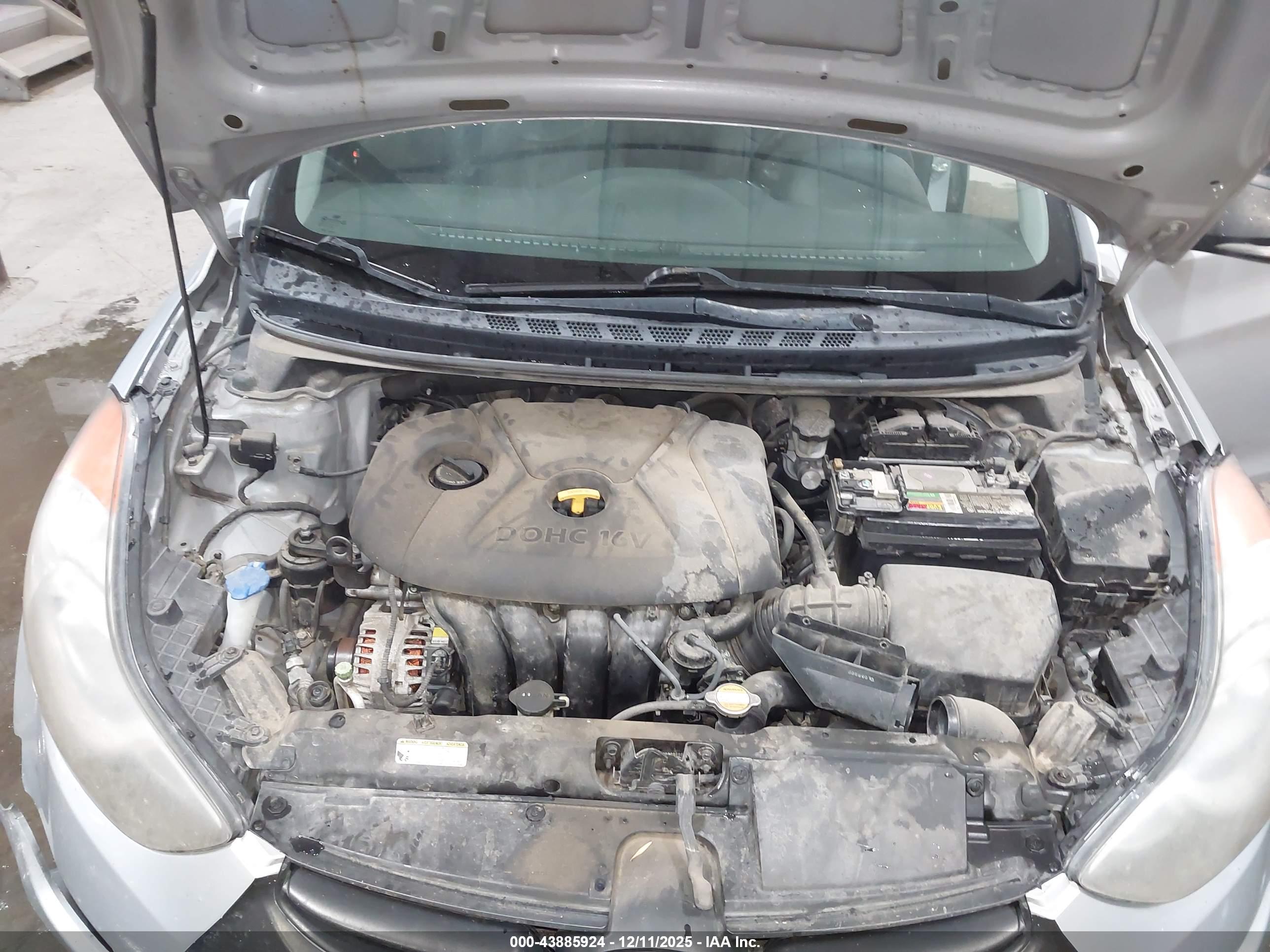 HYUNDAI ELANTRA image 10