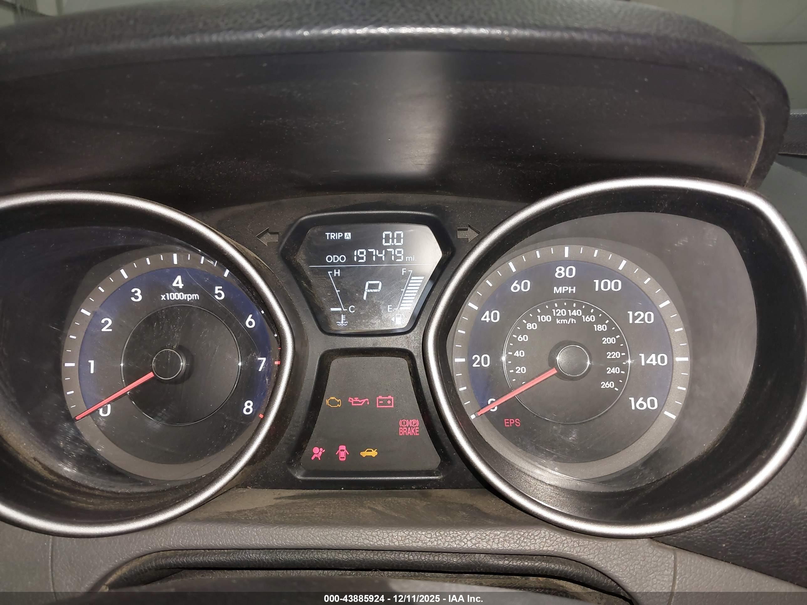 HYUNDAI ELANTRA image 7