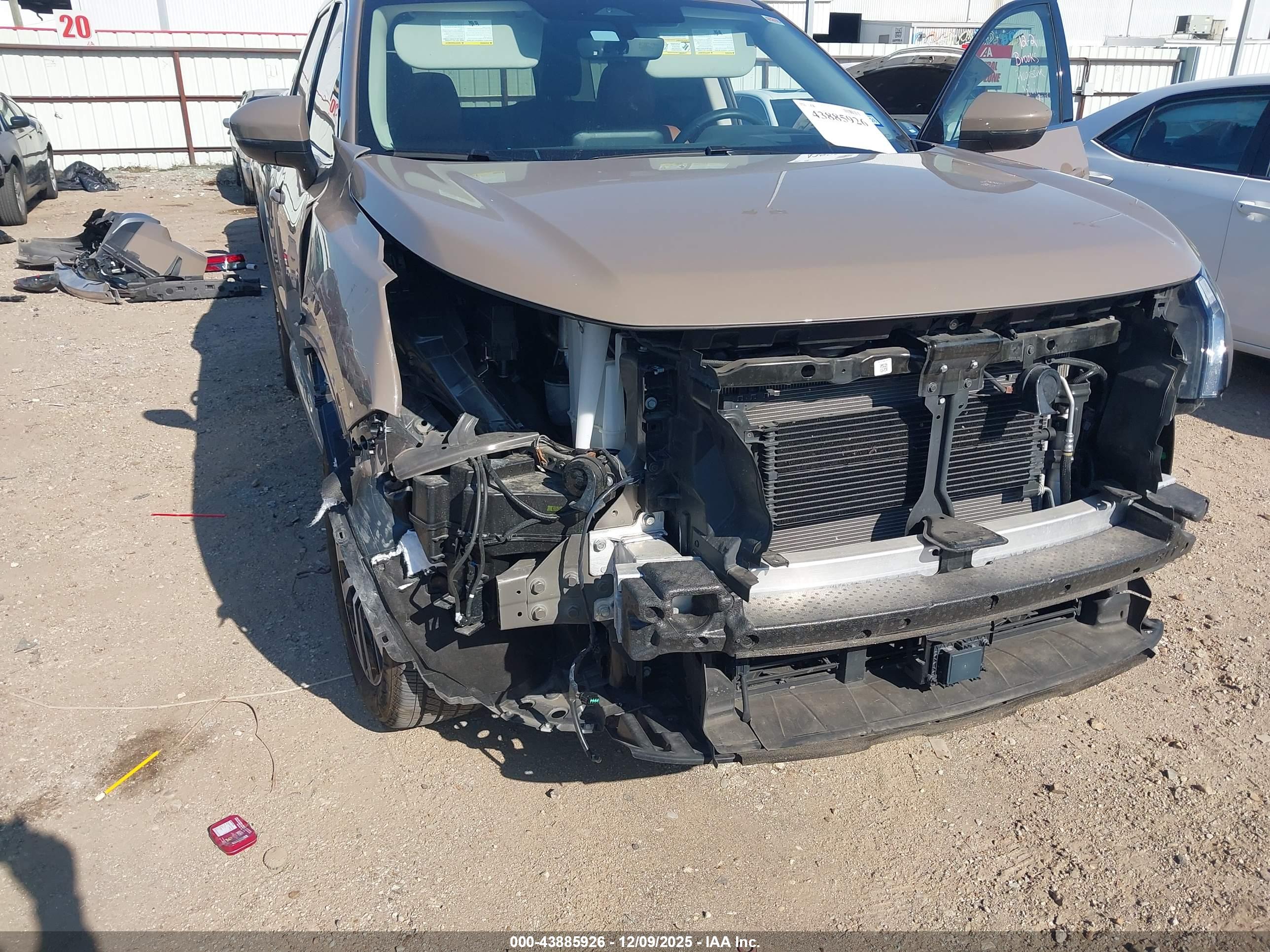 NISSAN PATHFINDER image 6