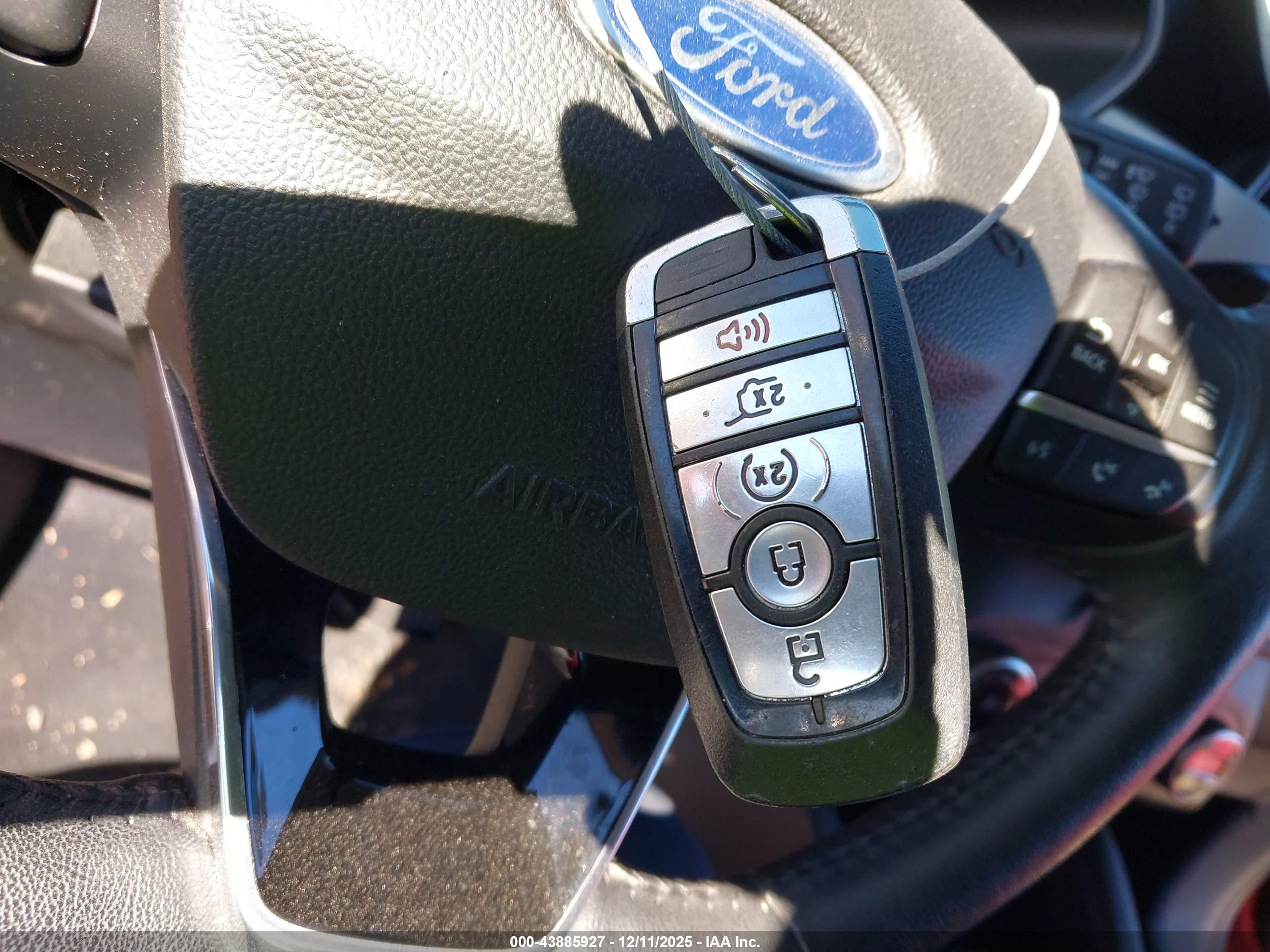FORD ESCAPE image 11