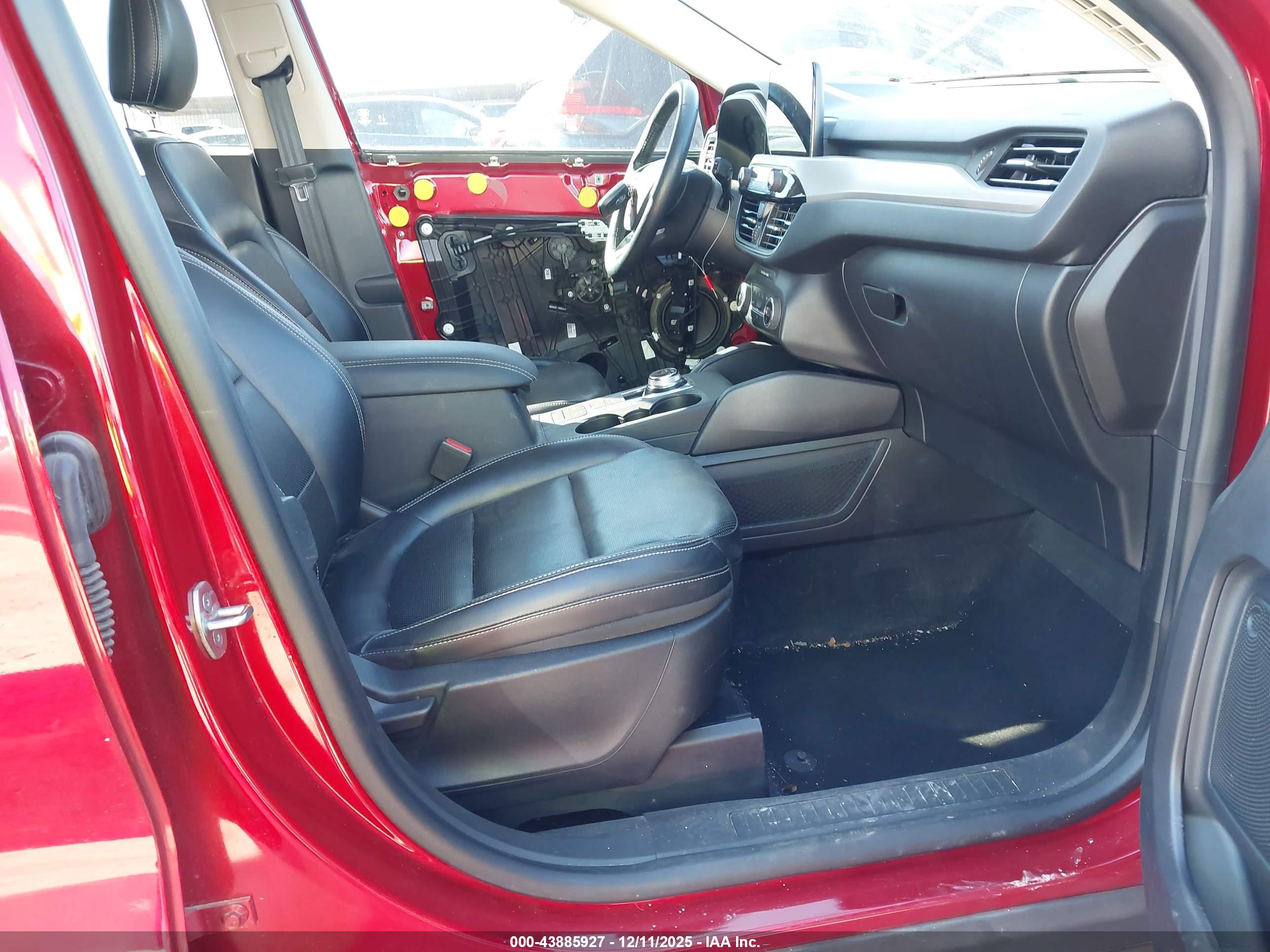 FORD ESCAPE image 5