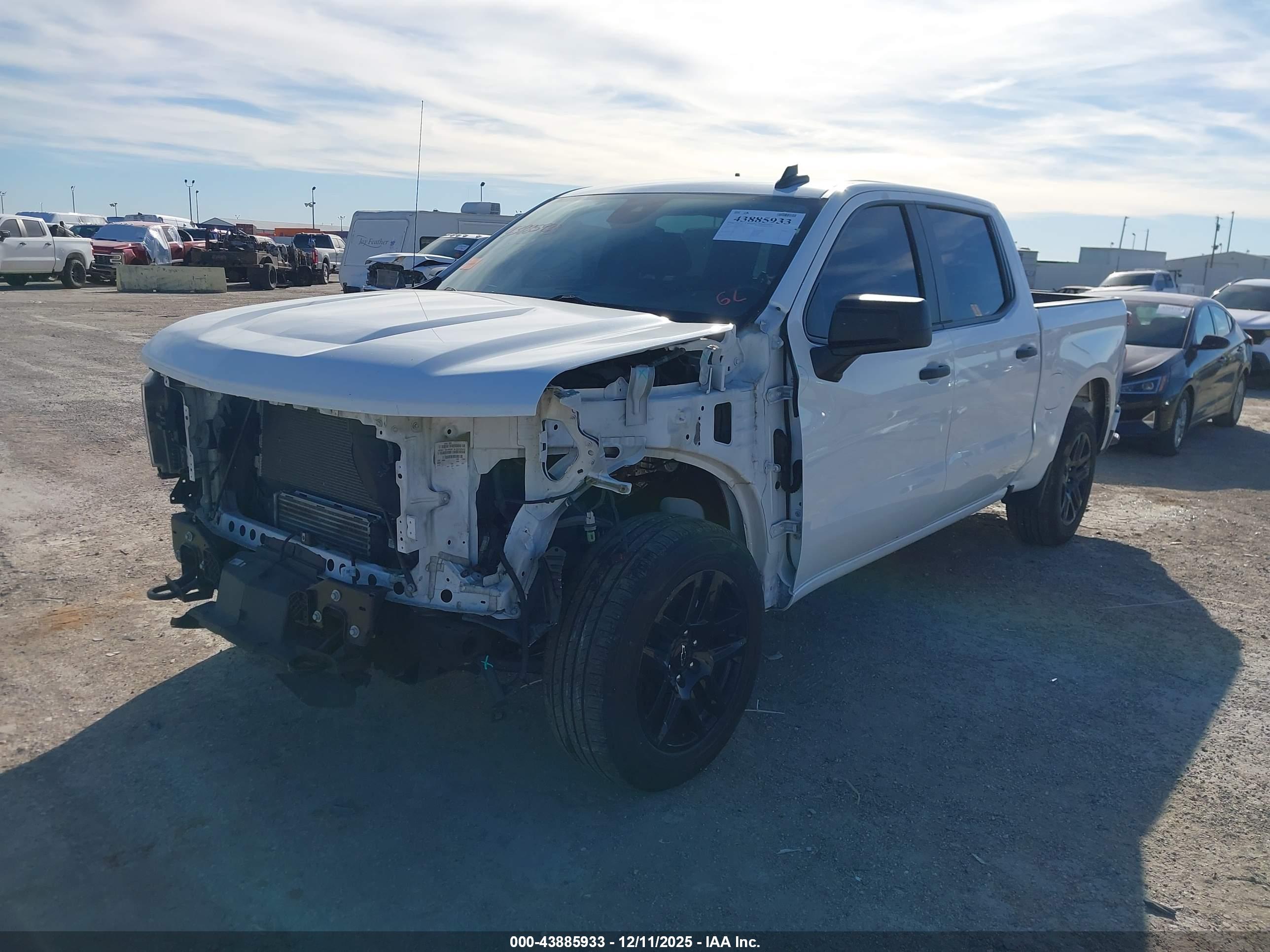 CHEVROLET SILVERADO image 2