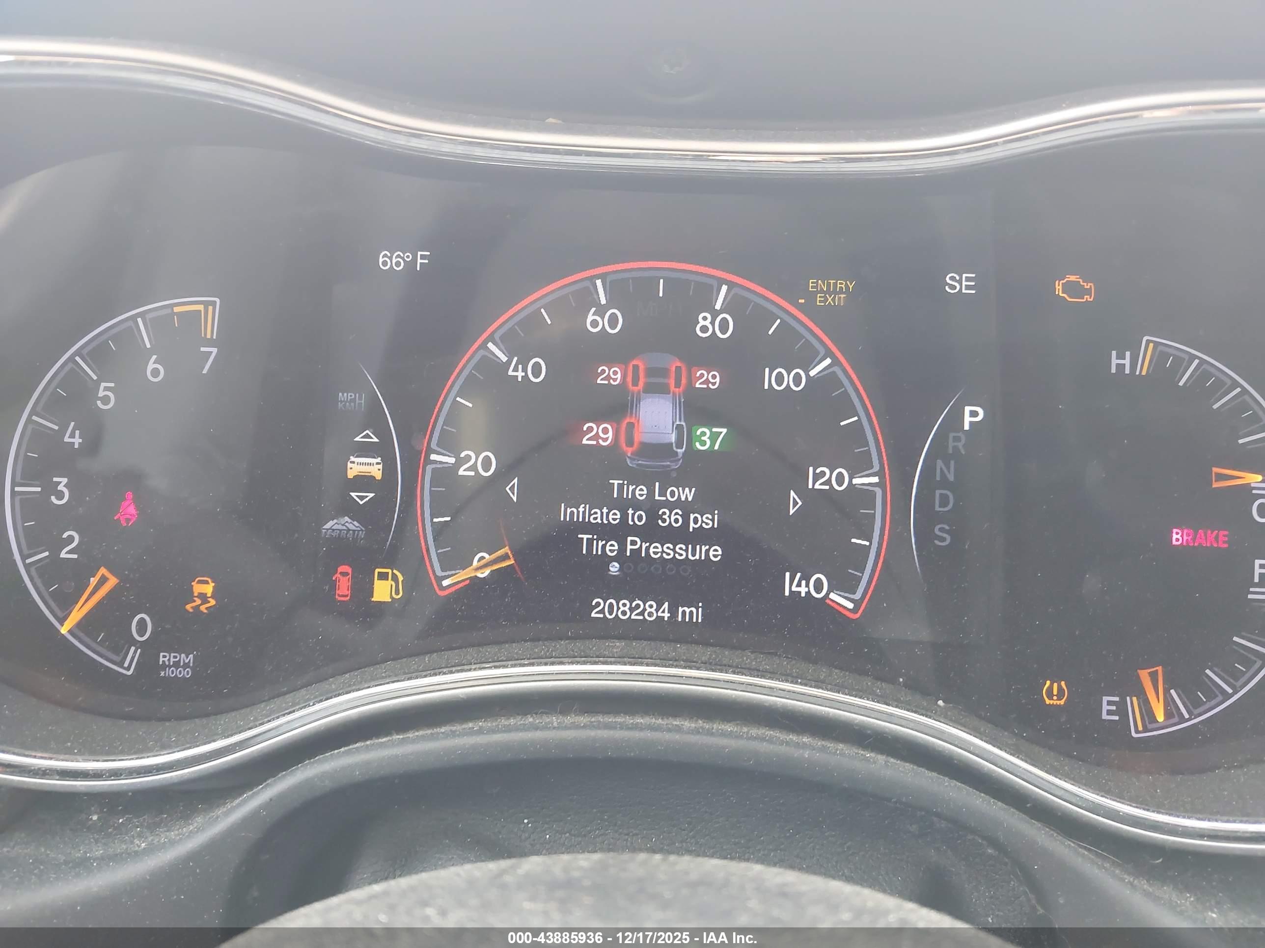 JEEP GRAND image 7