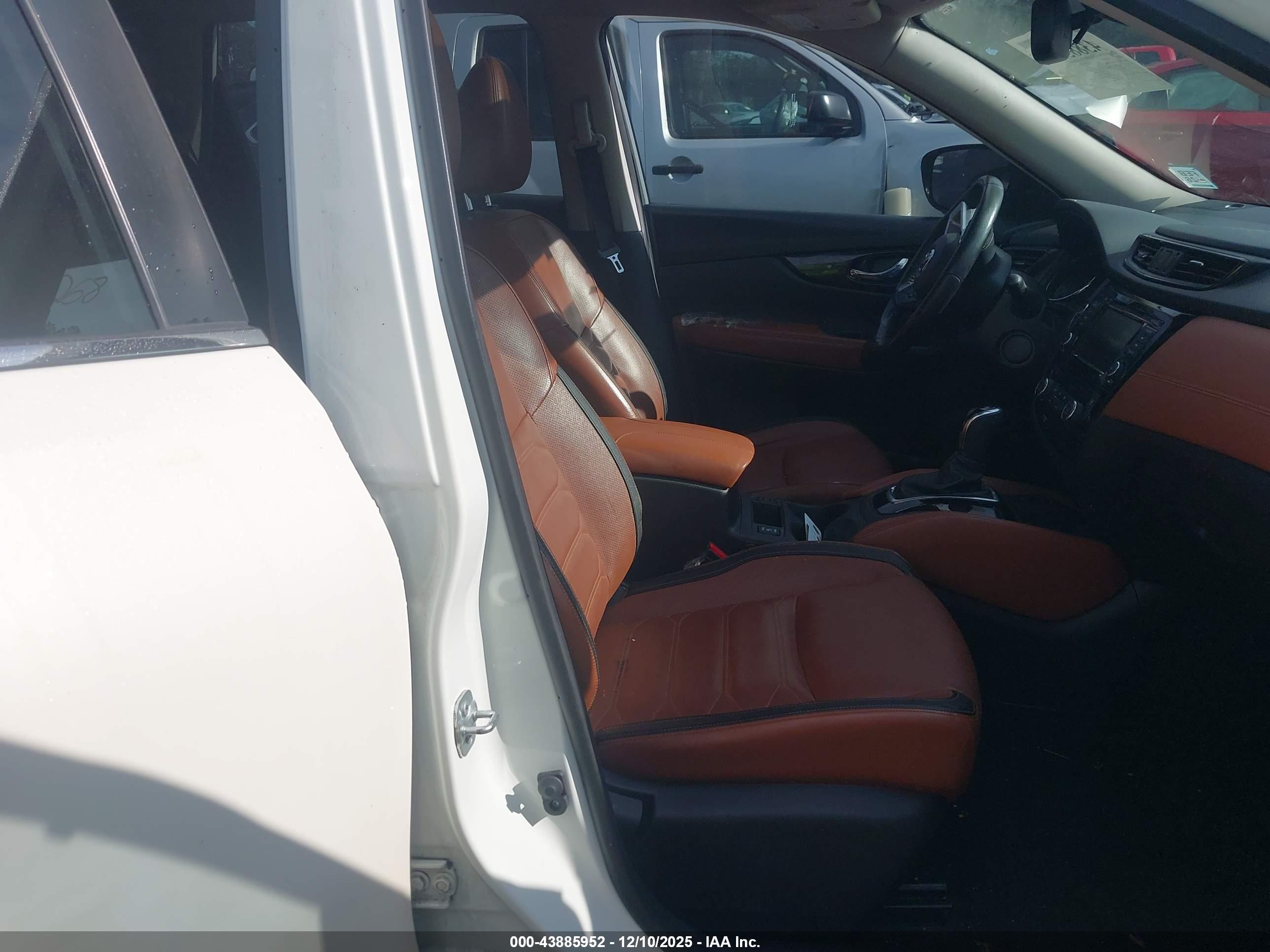 NISSAN ROGUE image 5