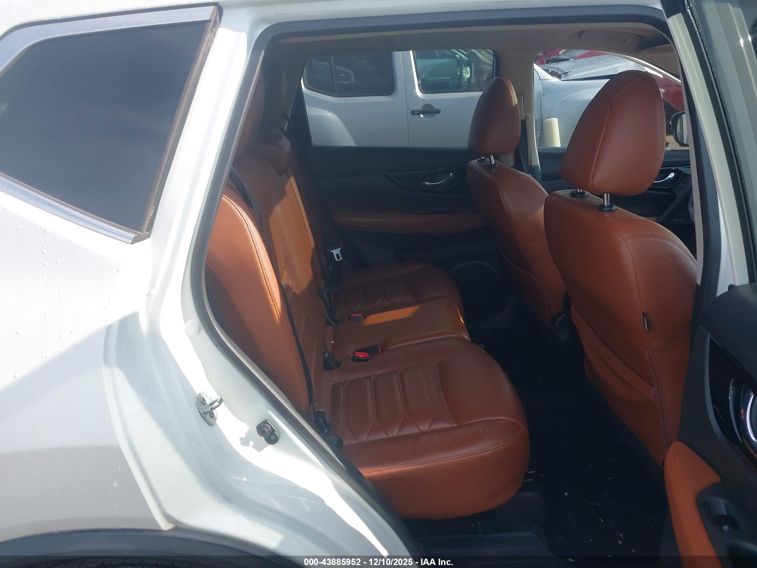 NISSAN ROGUE image 8