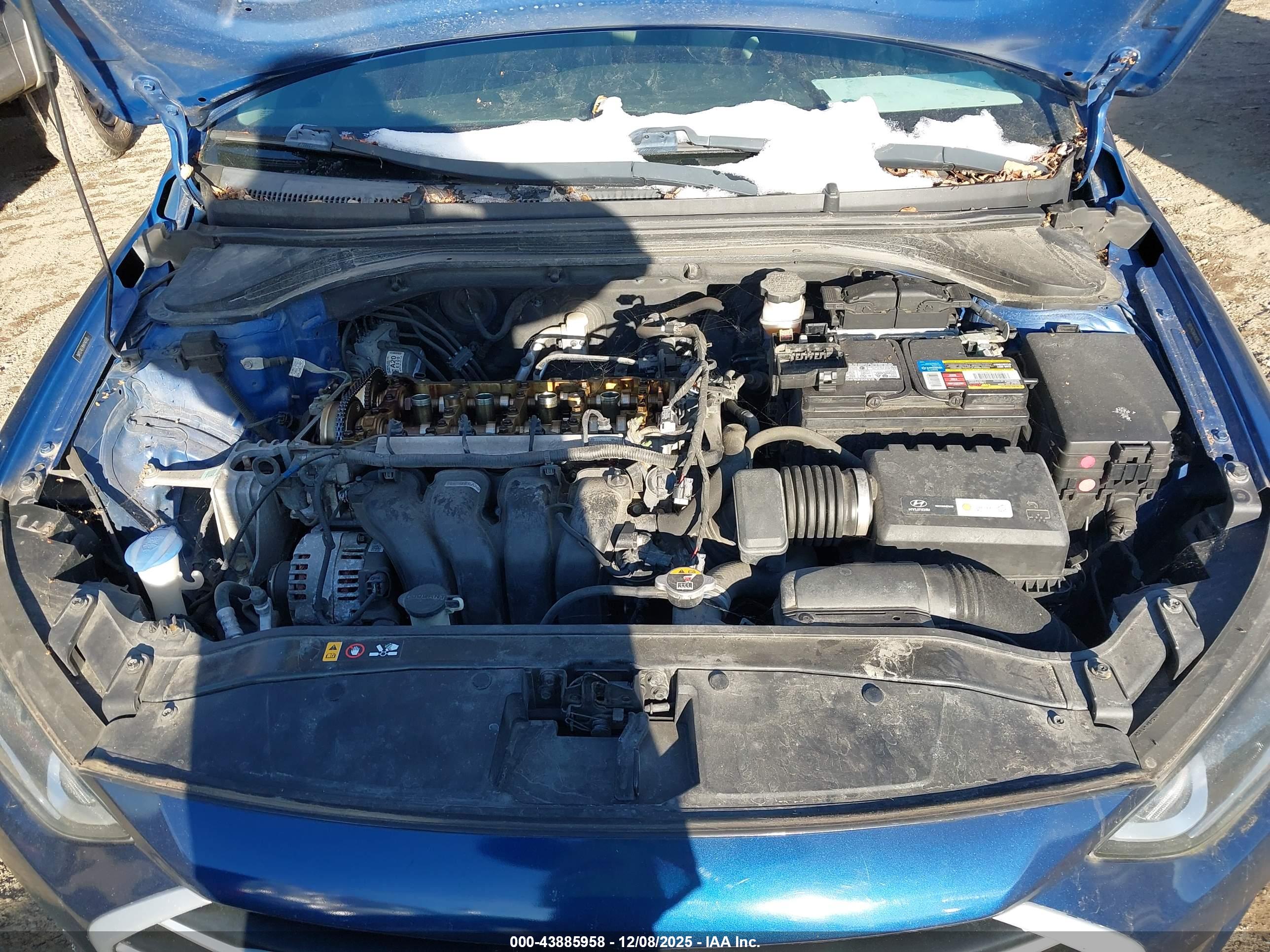 HYUNDAI ELANTRA image 10