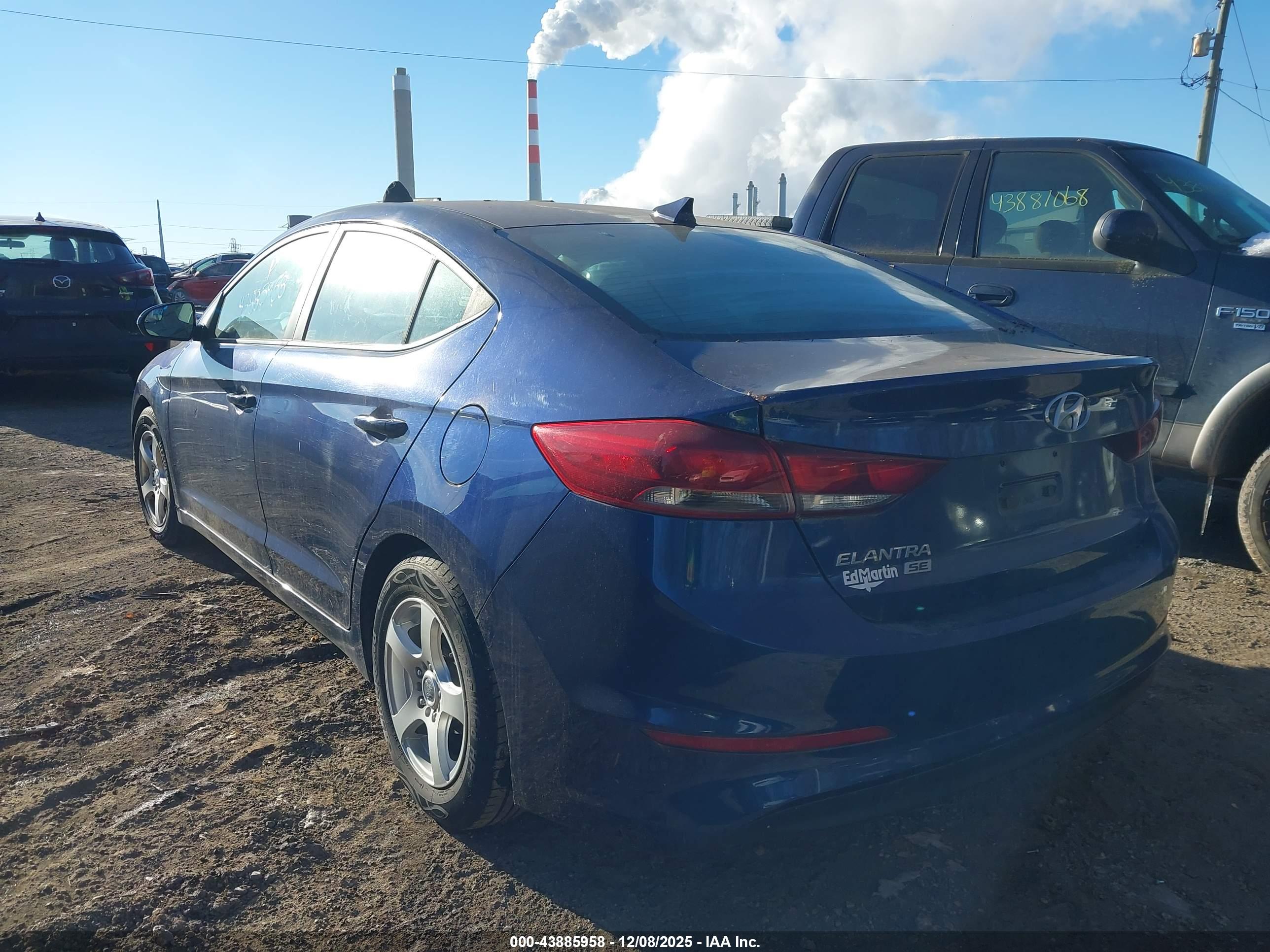 HYUNDAI ELANTRA image 3