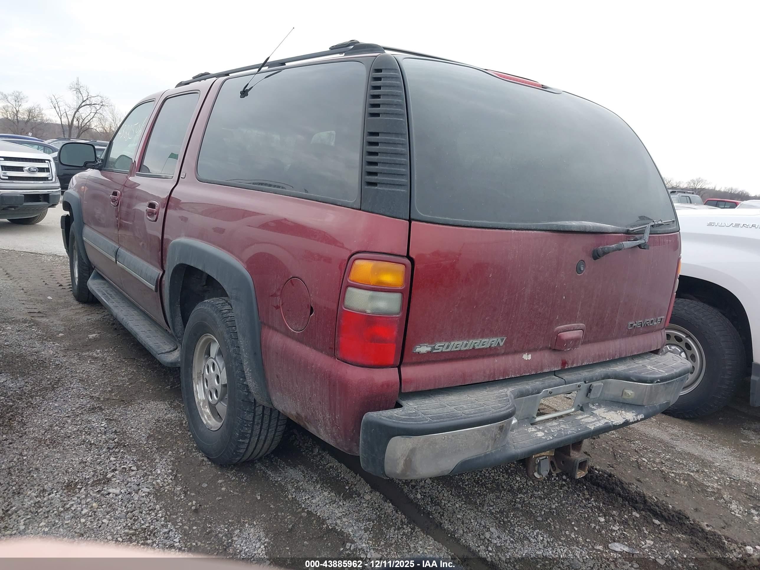 CHEVROLET SUBURBAN image 3