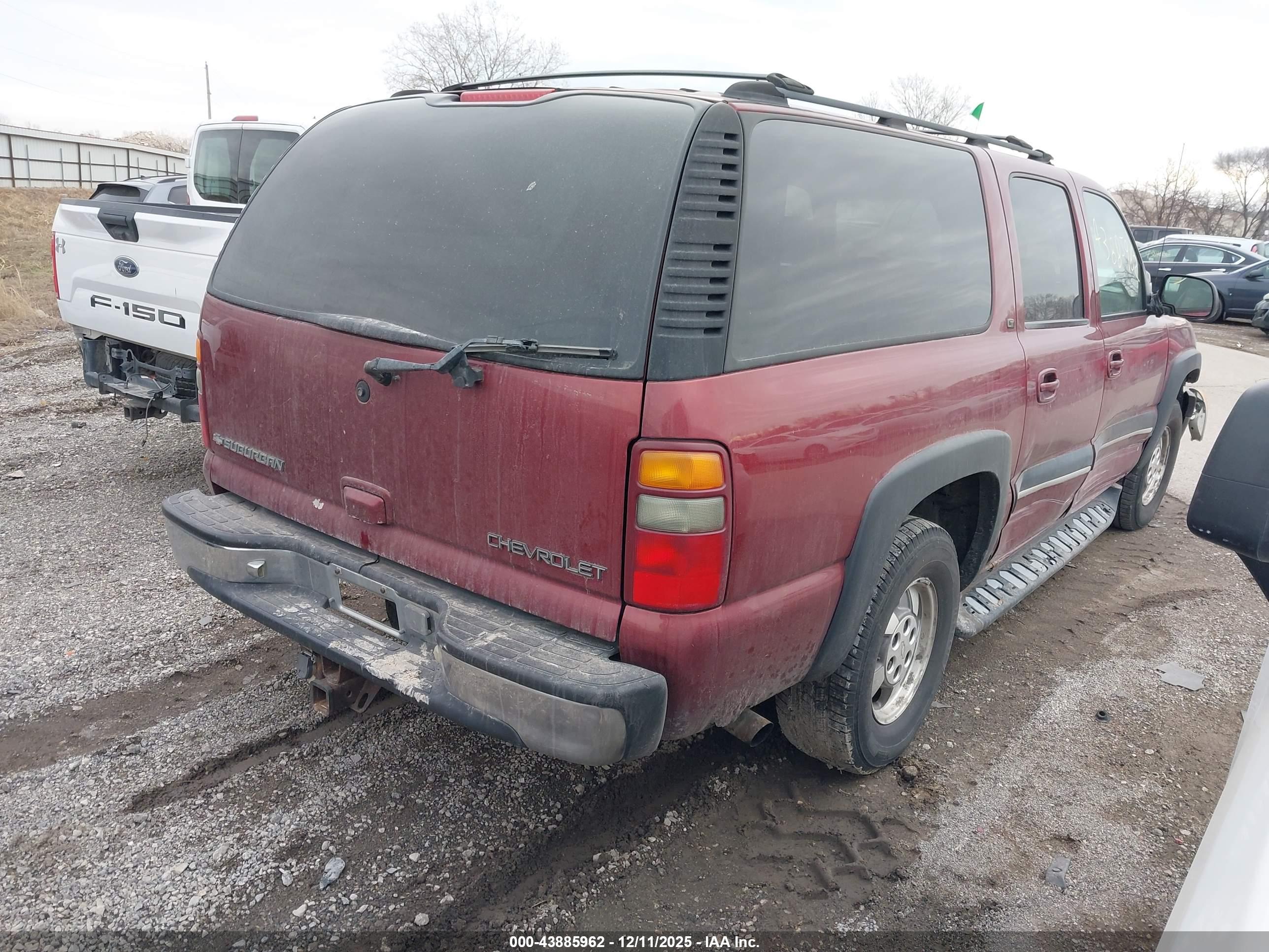 CHEVROLET SUBURBAN image 4
