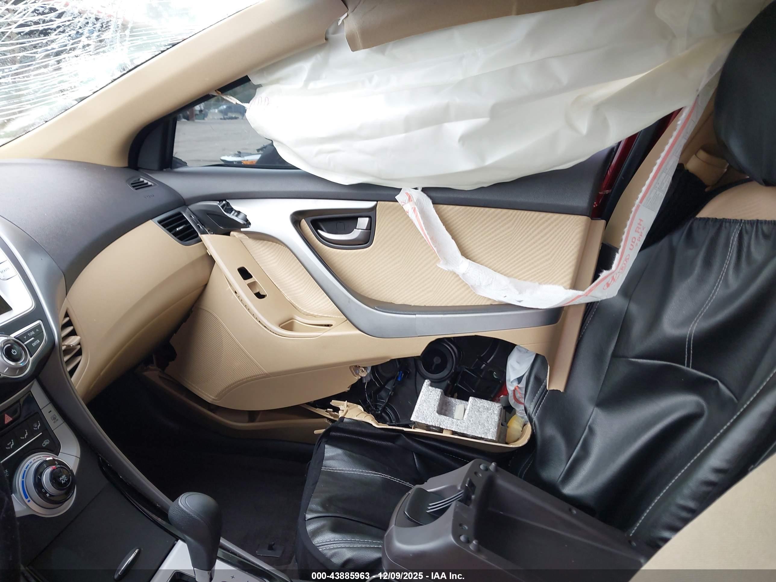 HYUNDAI ELANTRA image 5