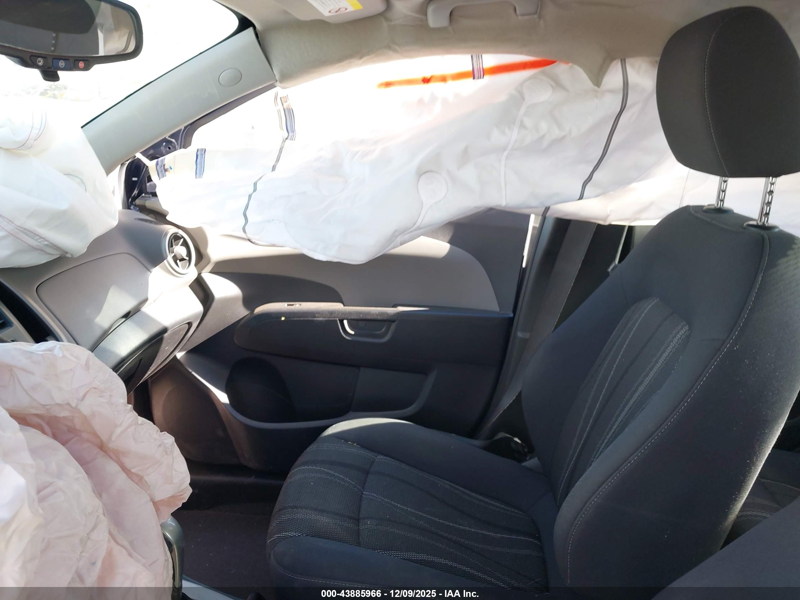 CHEVROLET SONIC image 5