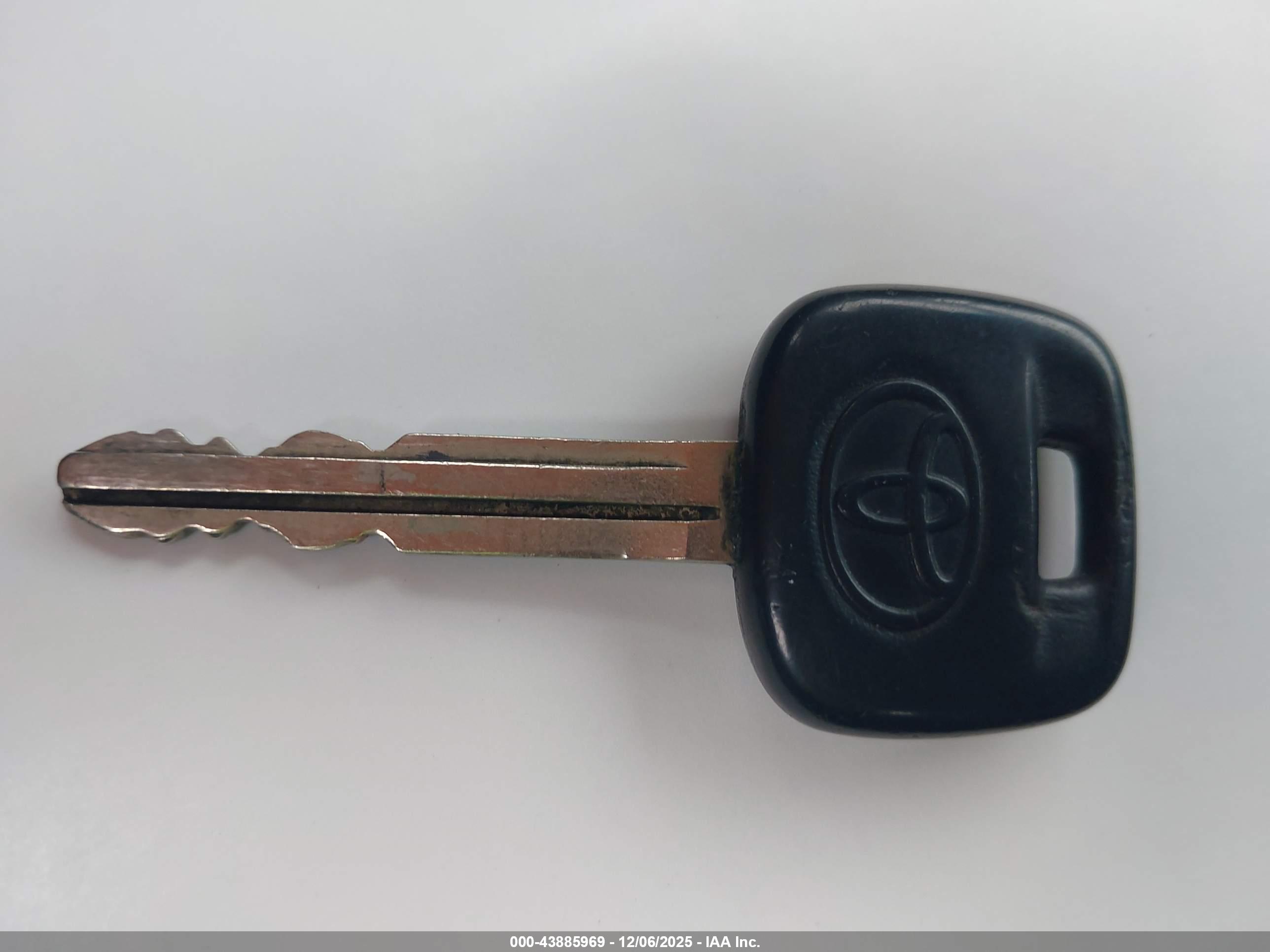 TOYOTA YARIS image 11