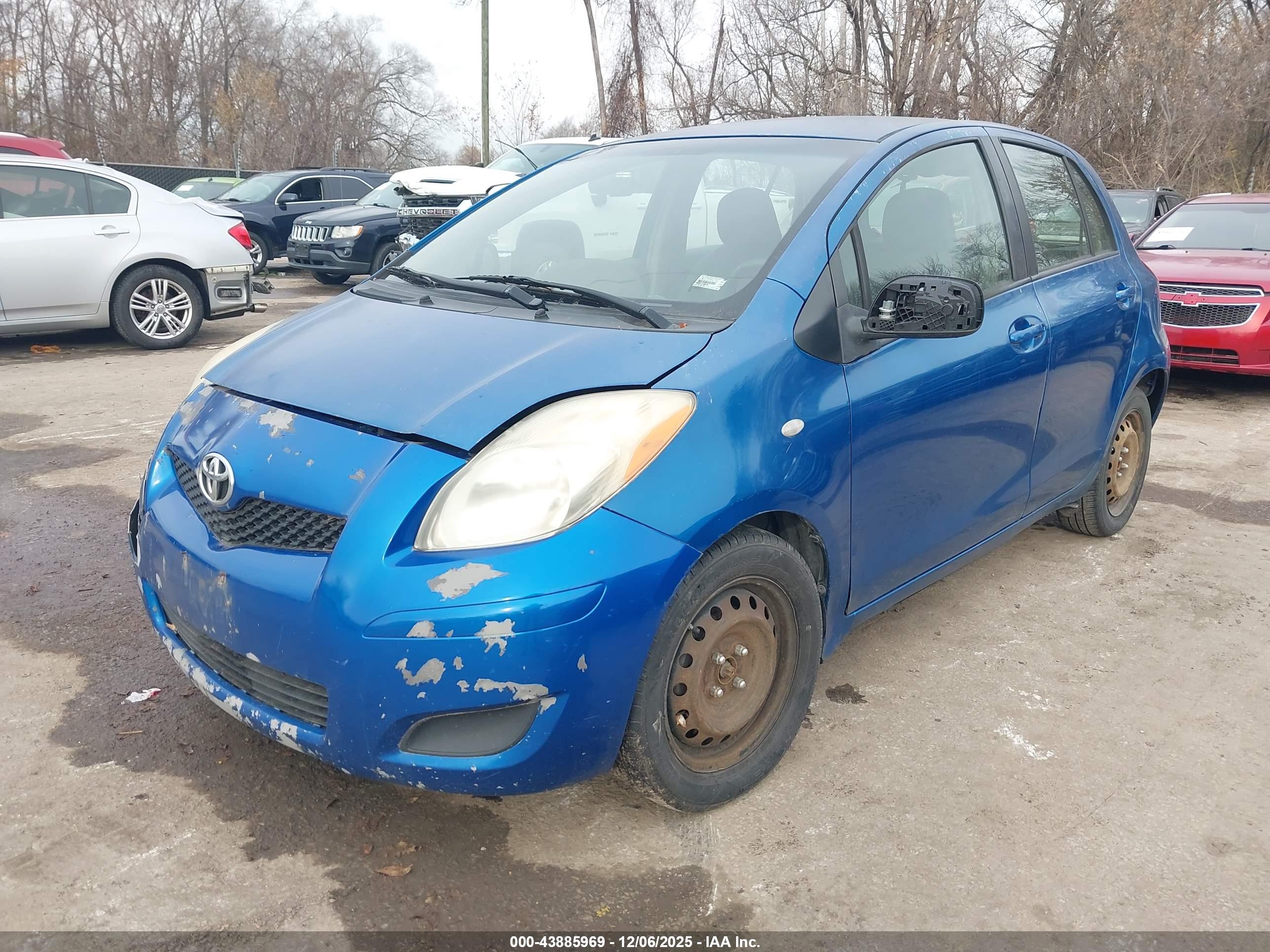 TOYOTA YARIS image 2