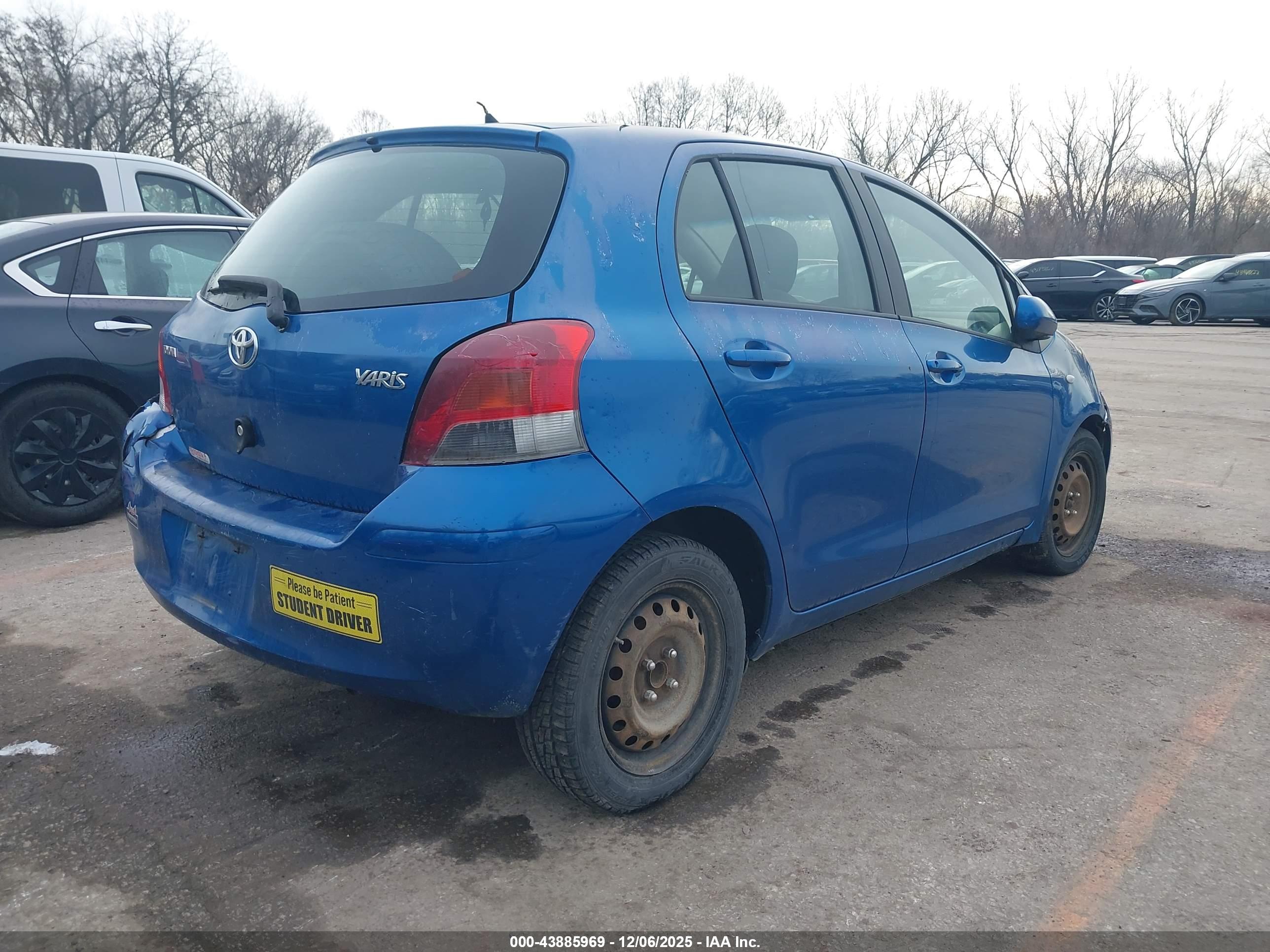 TOYOTA YARIS image 4