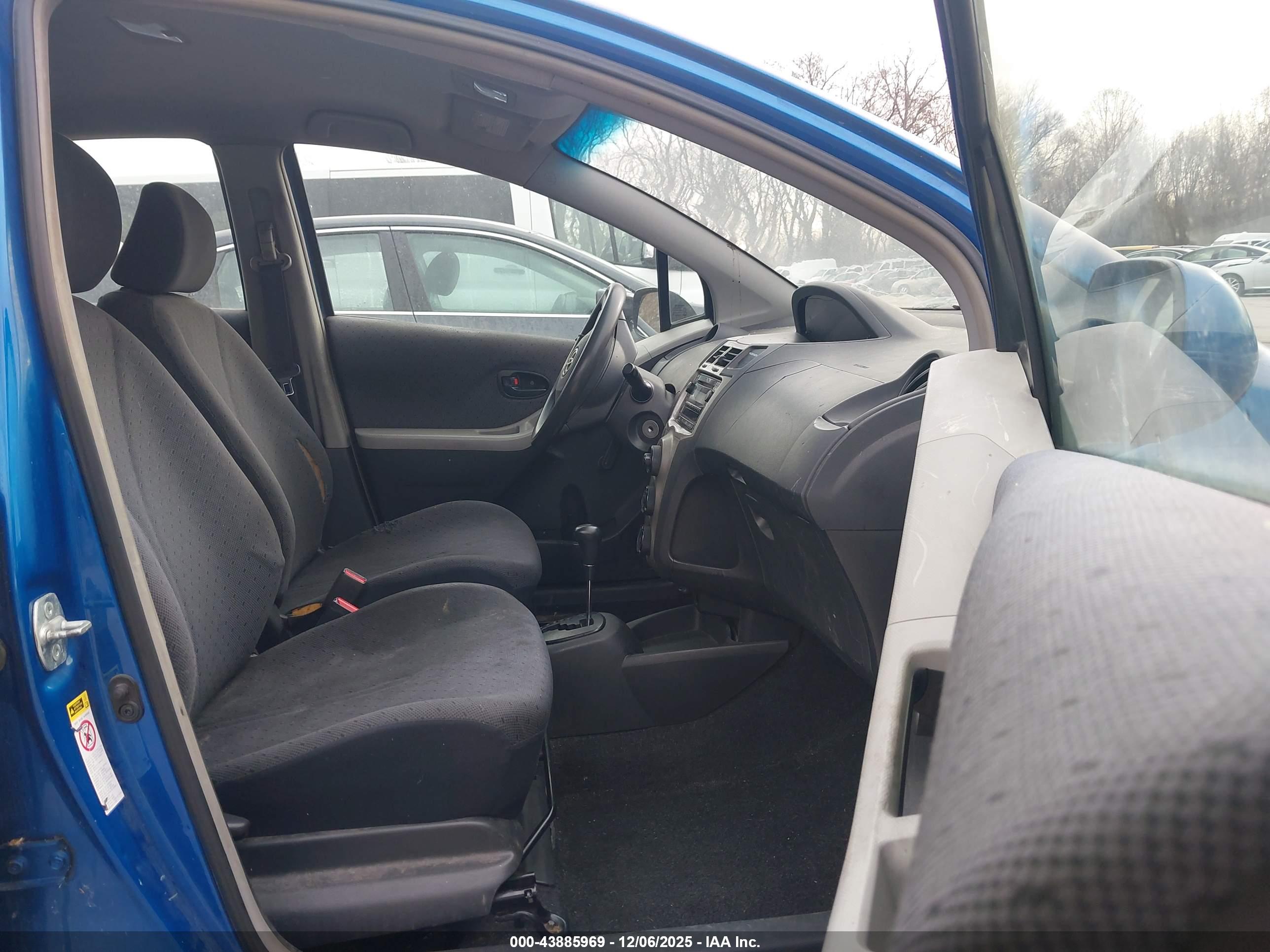 TOYOTA YARIS image 5