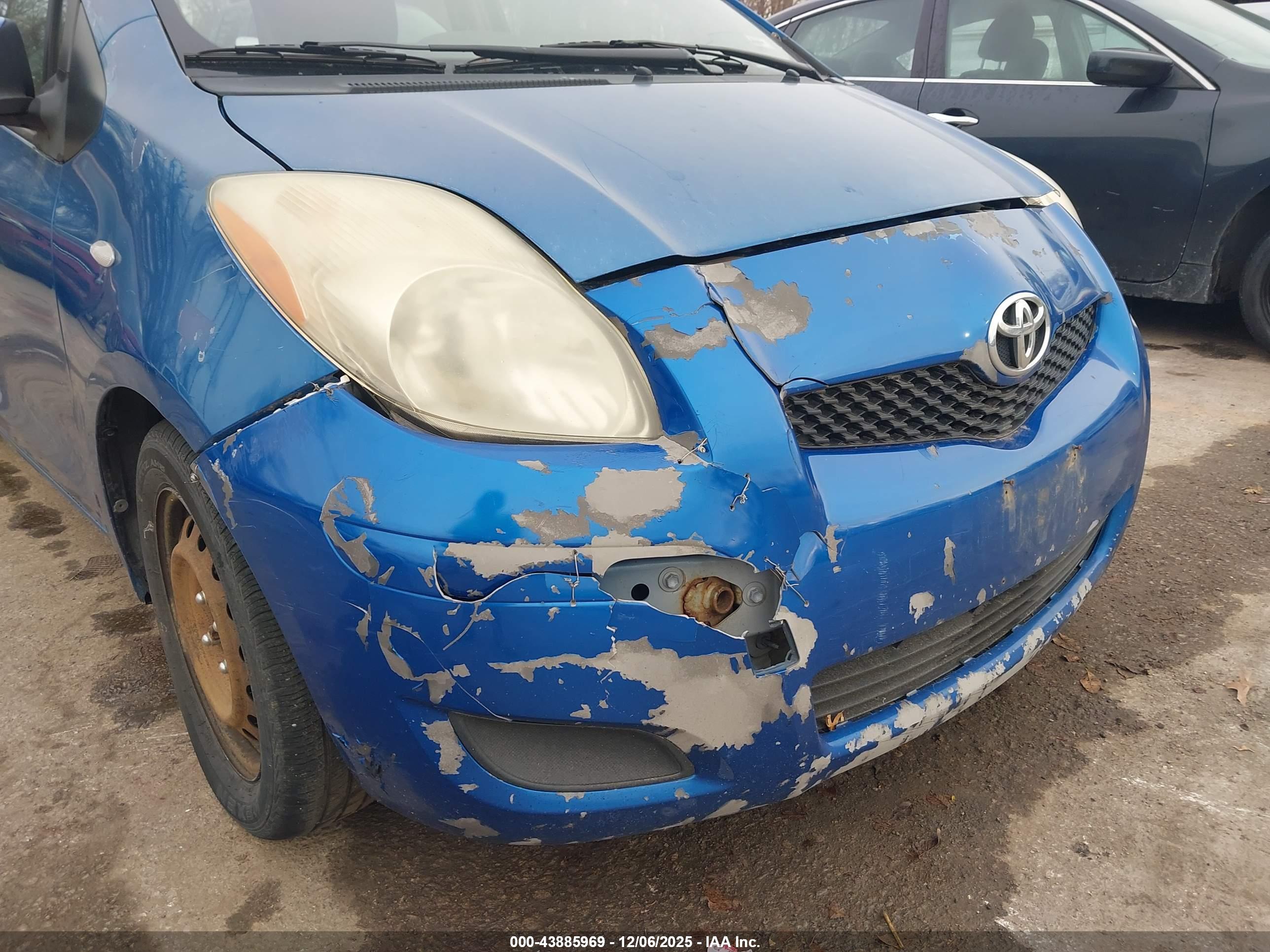 TOYOTA YARIS image 6