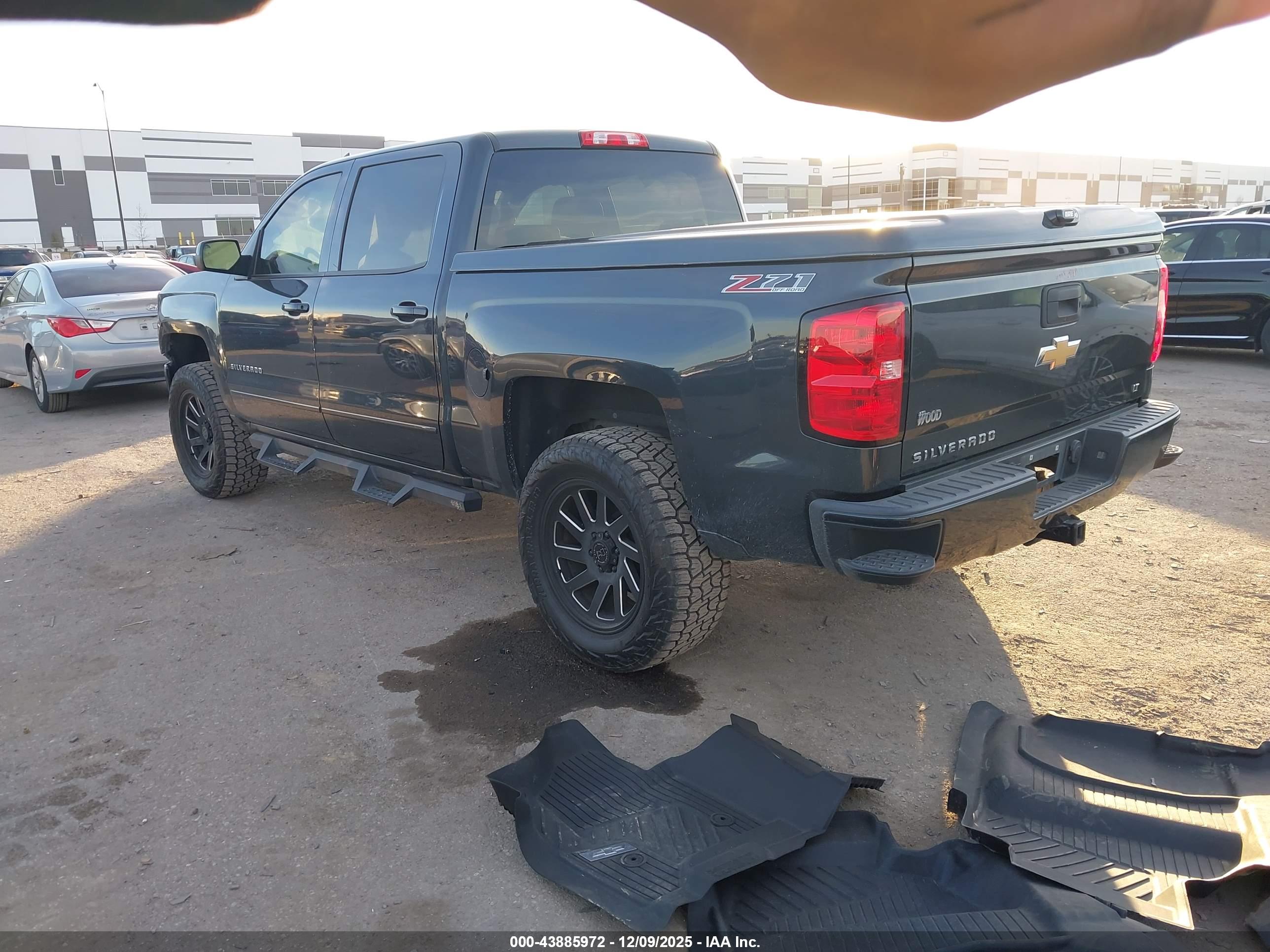 CHEVROLET SILVERADO image 3
