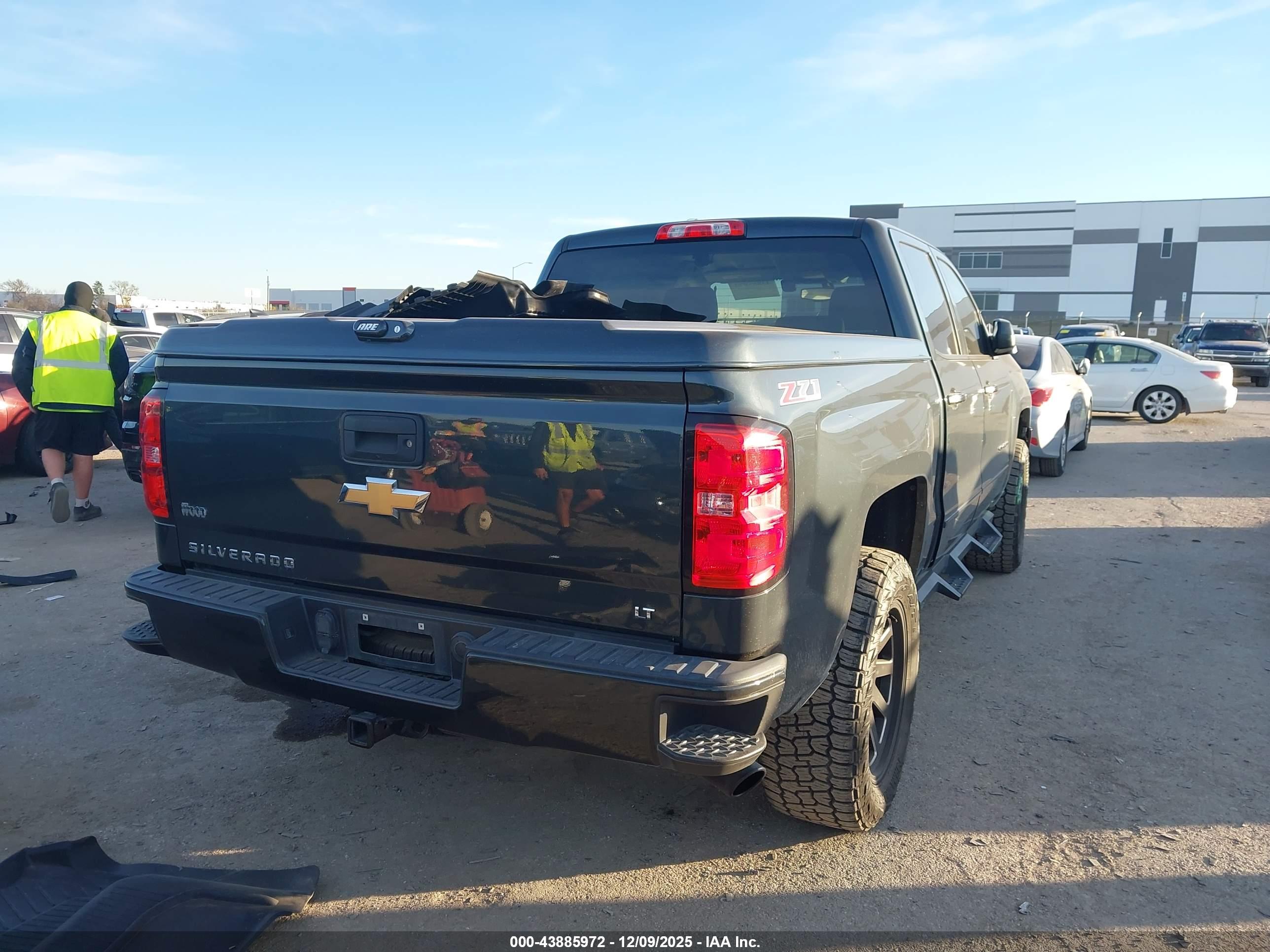 CHEVROLET SILVERADO image 4