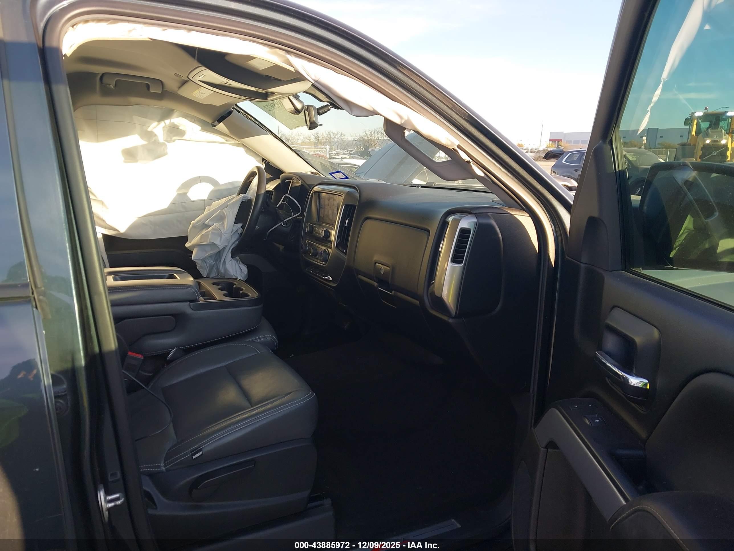 CHEVROLET SILVERADO image 5