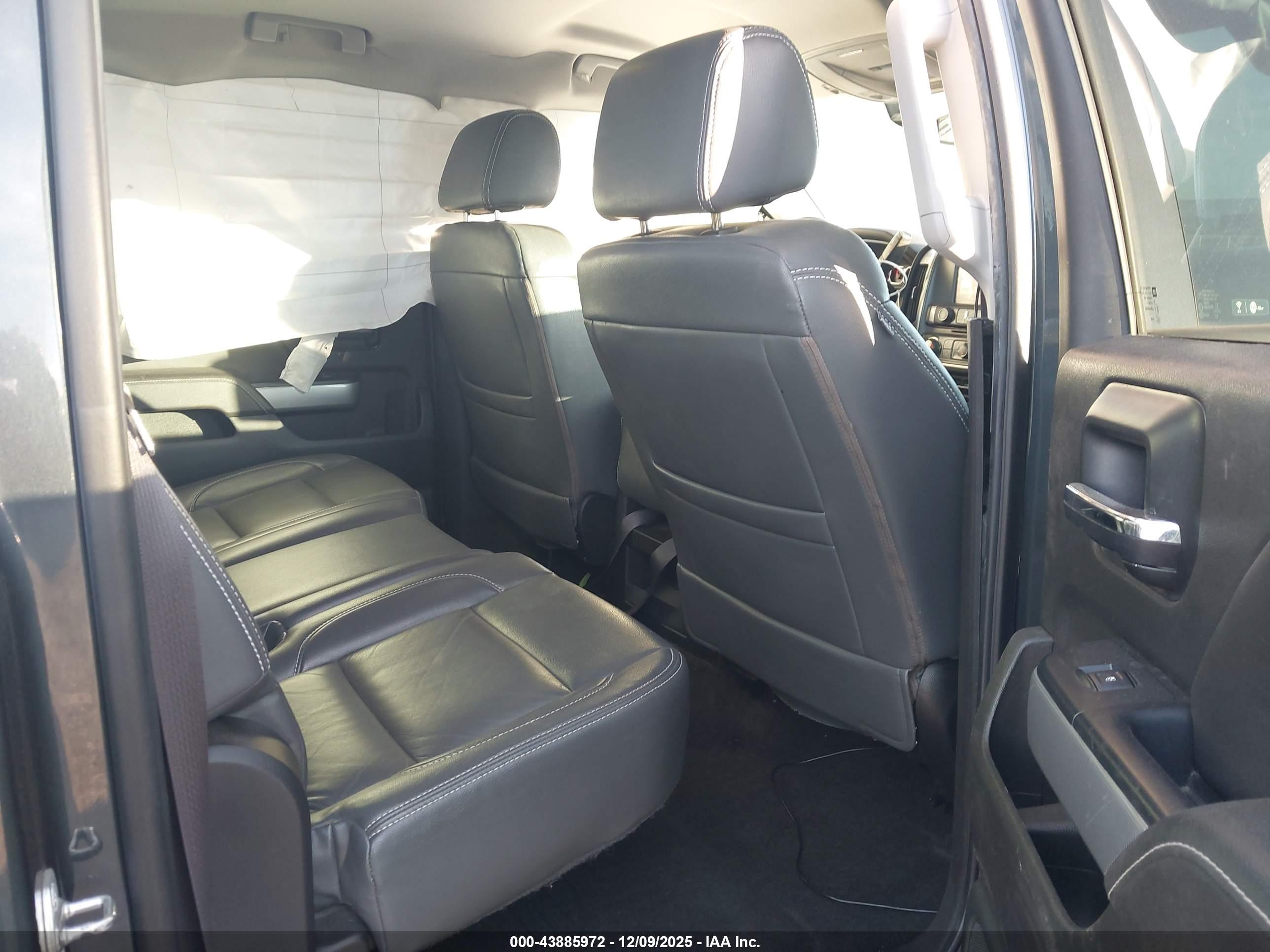 CHEVROLET SILVERADO image 8