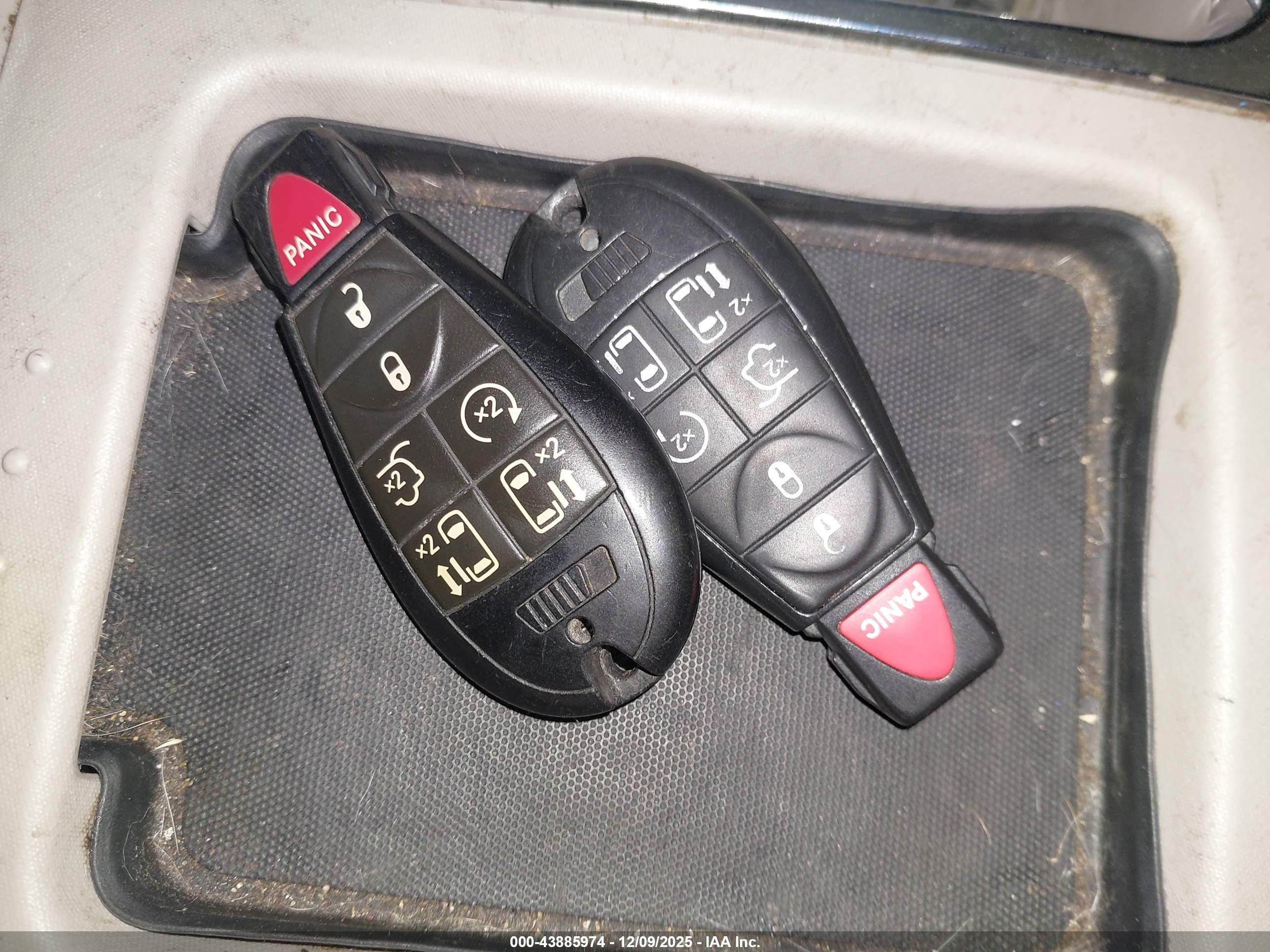 CHRYSLER TOWN image 11
