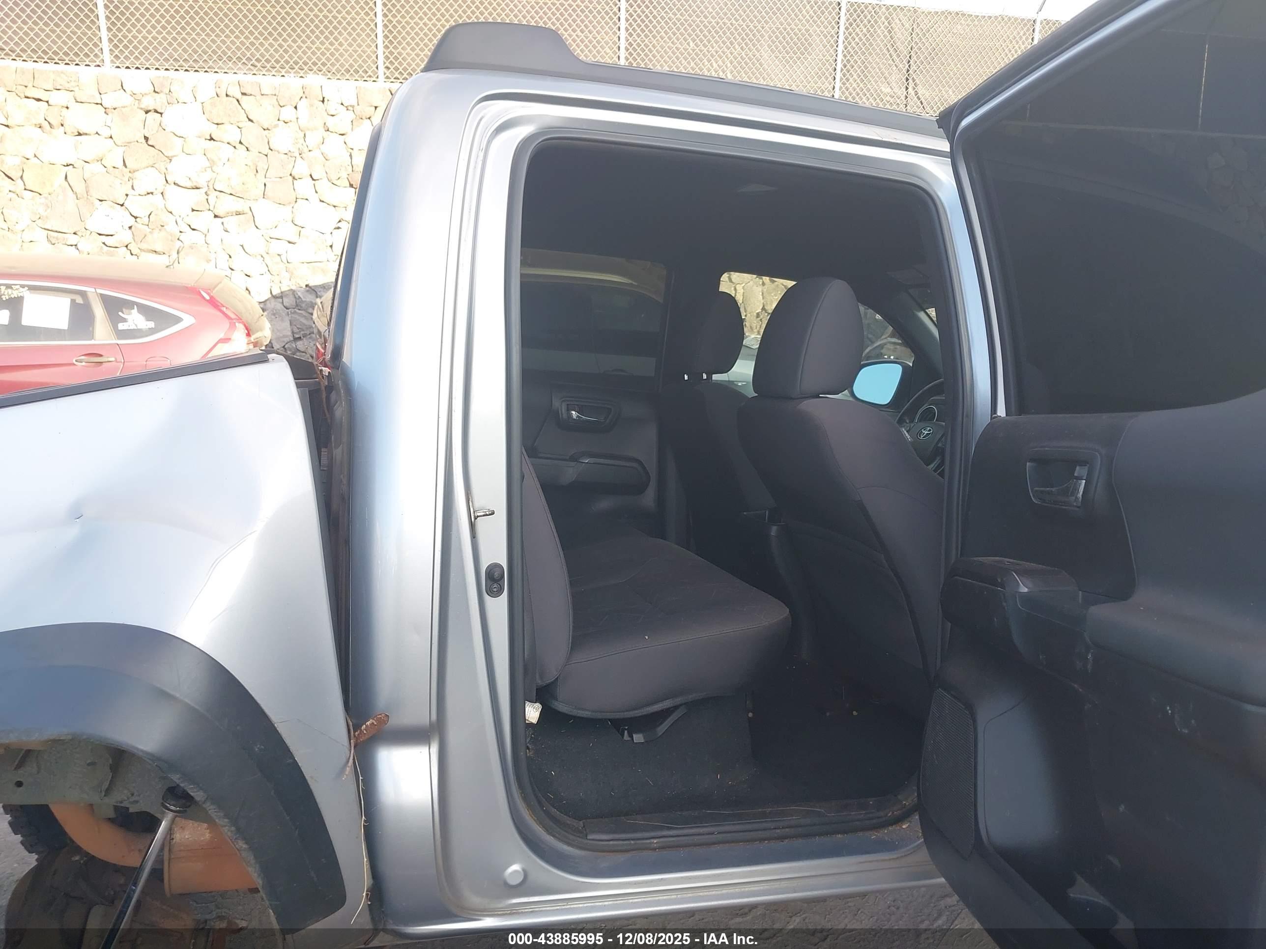 TOYOTA TACOMA image 8