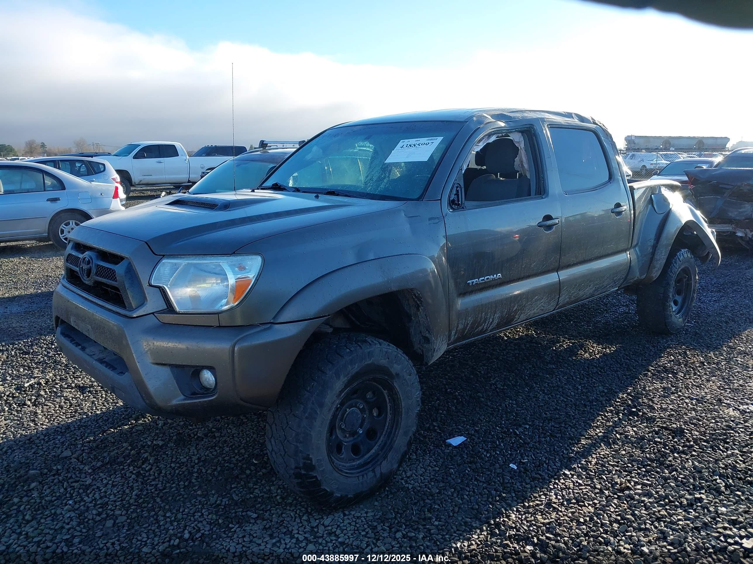 TOYOTA TACOMA image 2