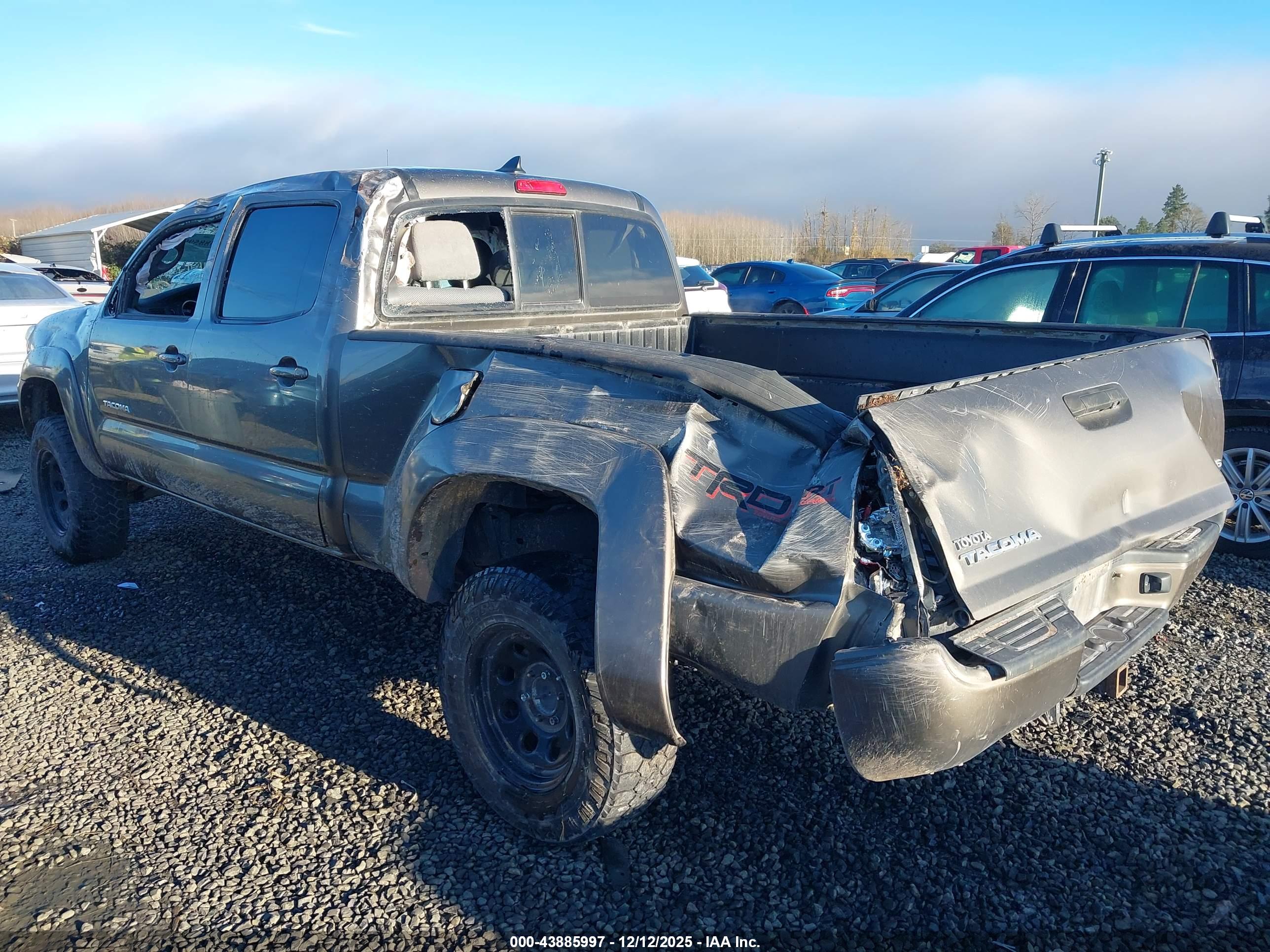 TOYOTA TACOMA image 3