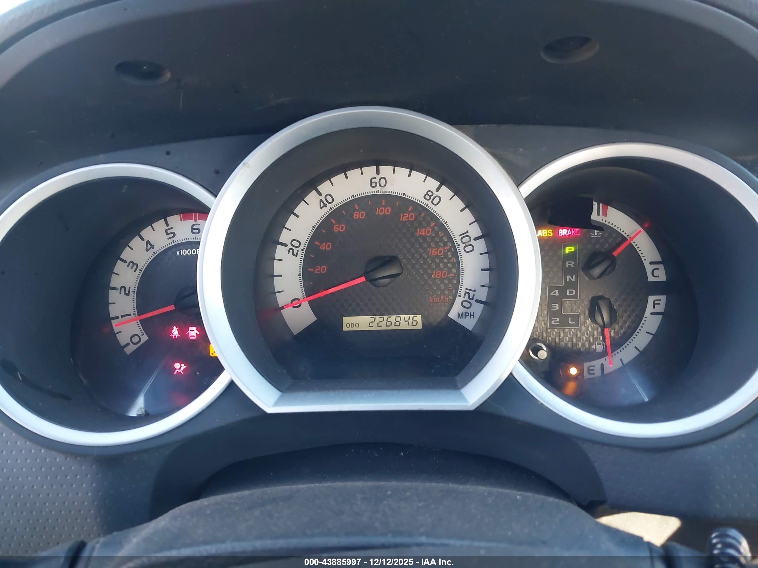 TOYOTA TACOMA image 7