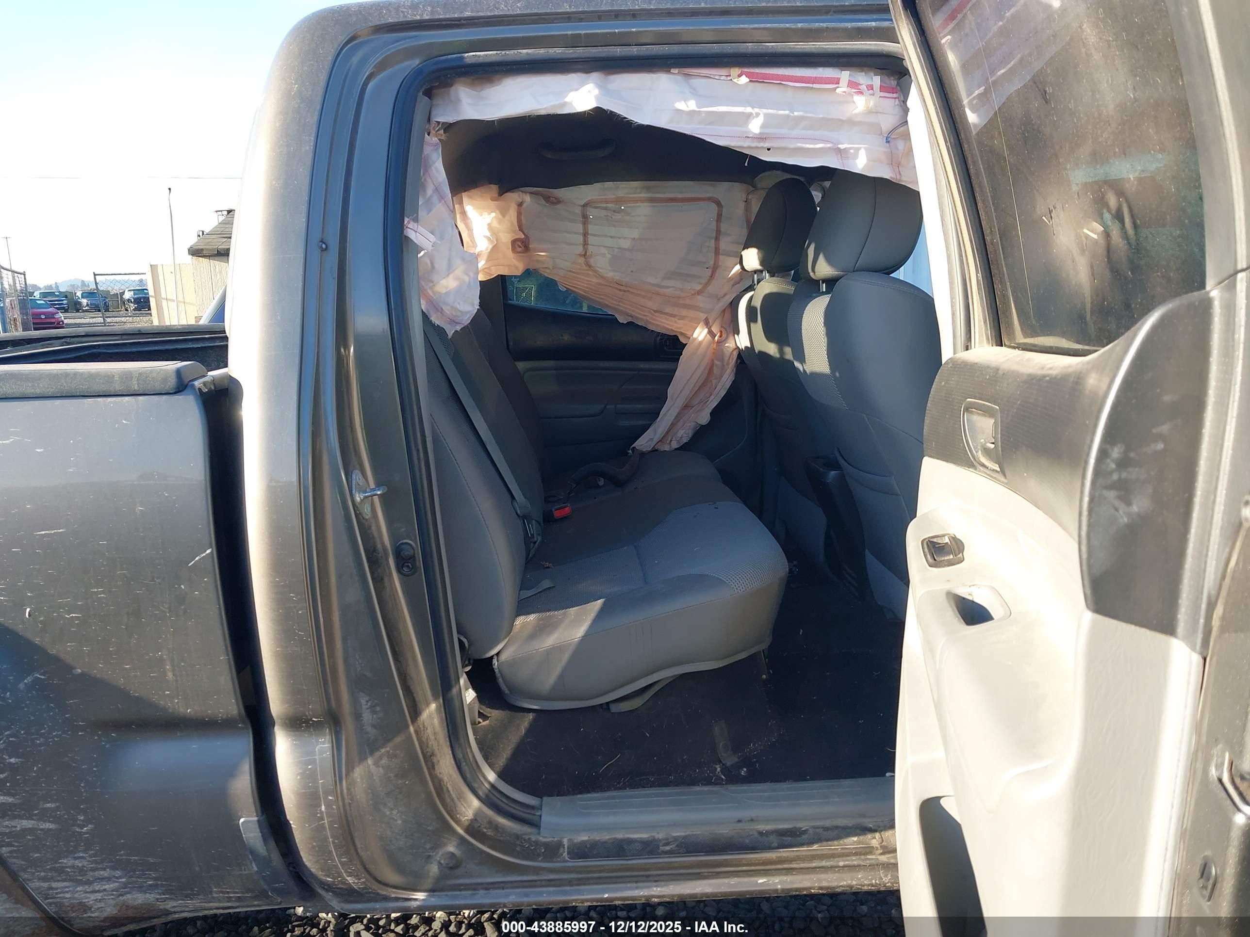 TOYOTA TACOMA image 8