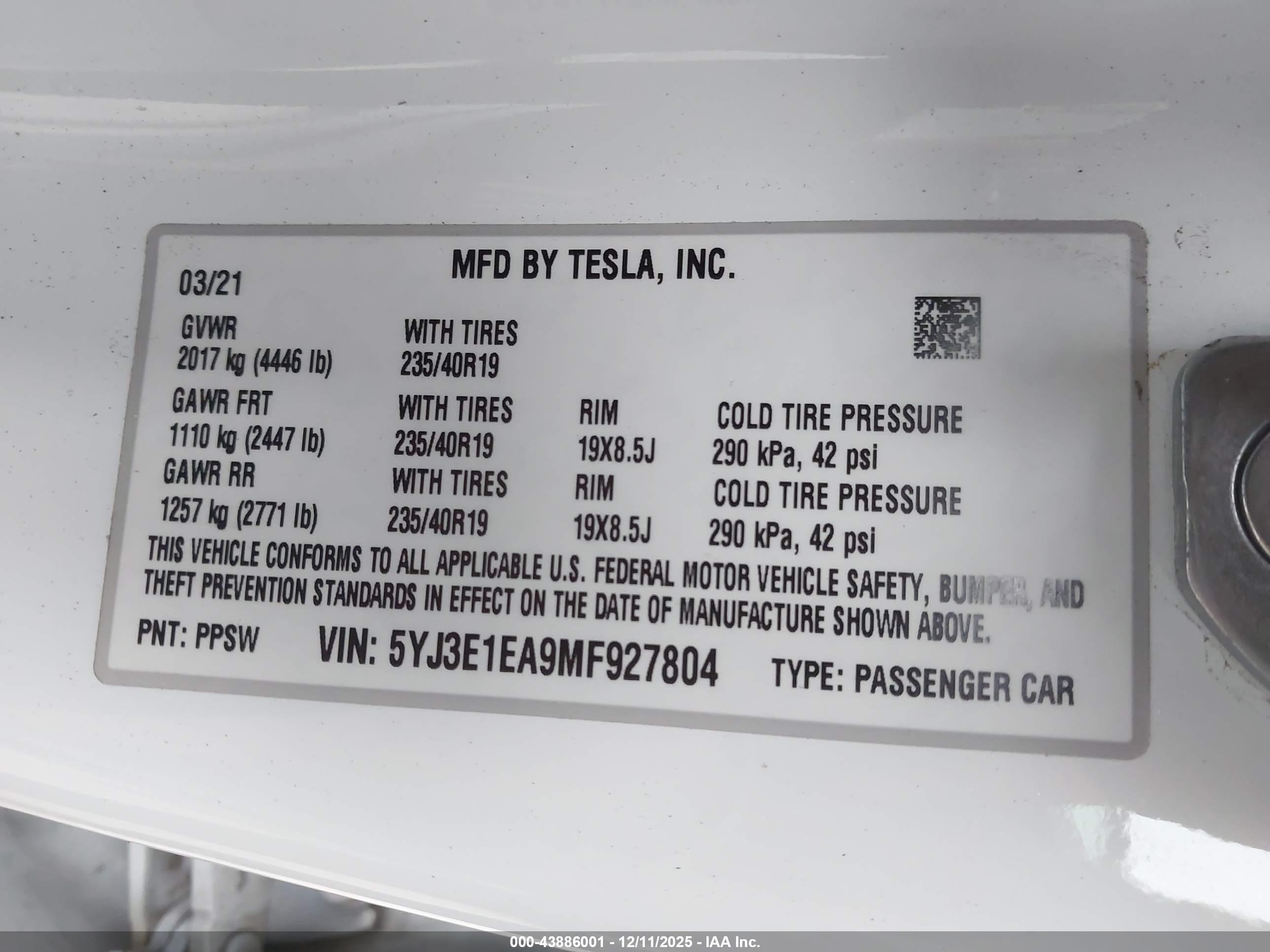 TESLA MODEL image 9