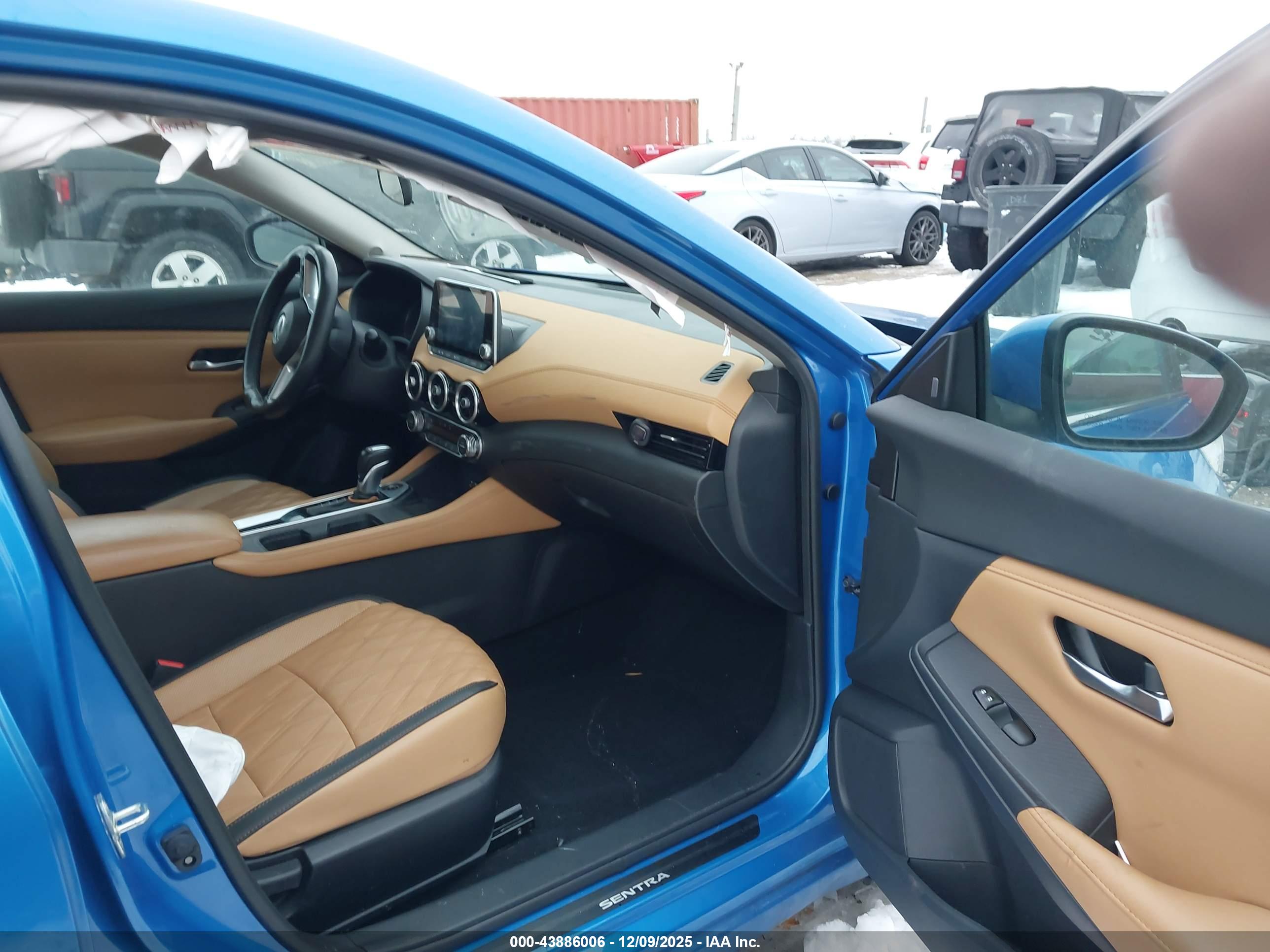 NISSAN SENTRA image 5
