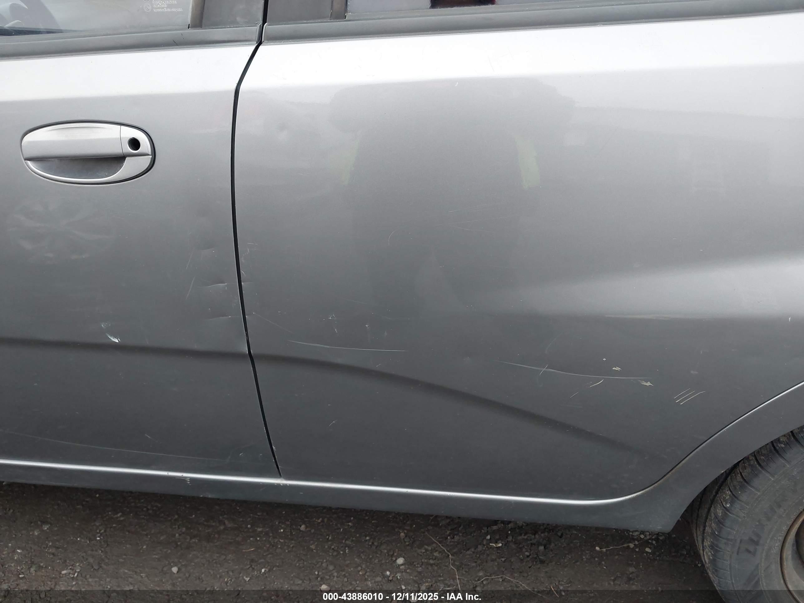 CHEVROLET AVEO image 6