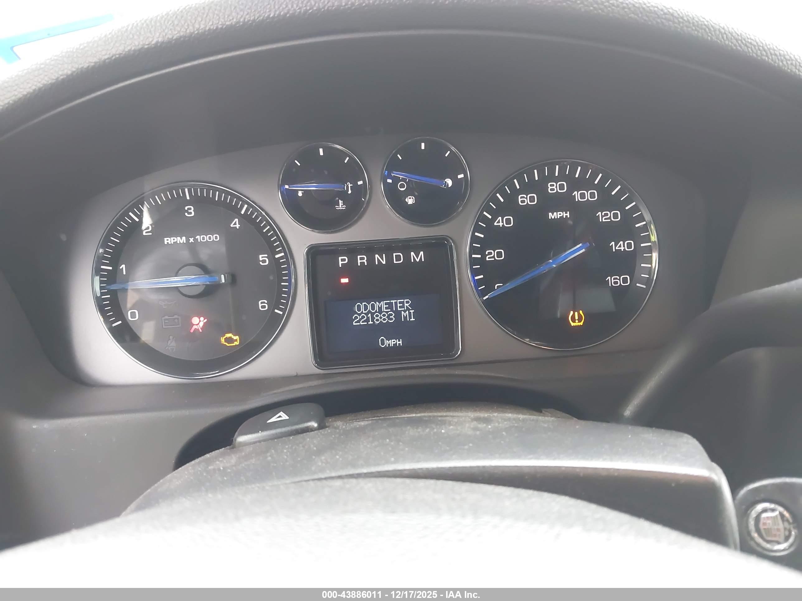 CADILLAC ESCALADE image 7