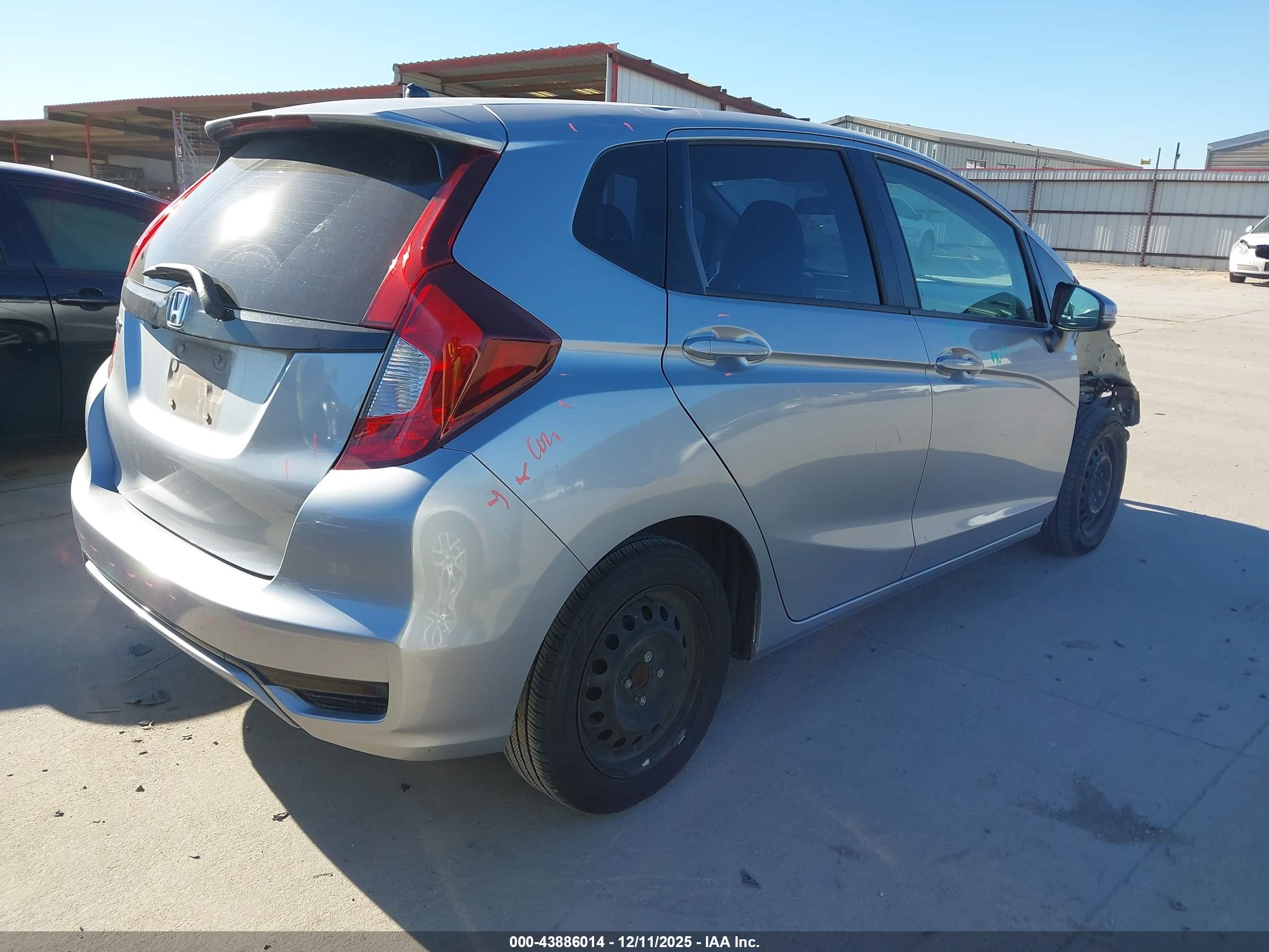 HONDA FIT image 4