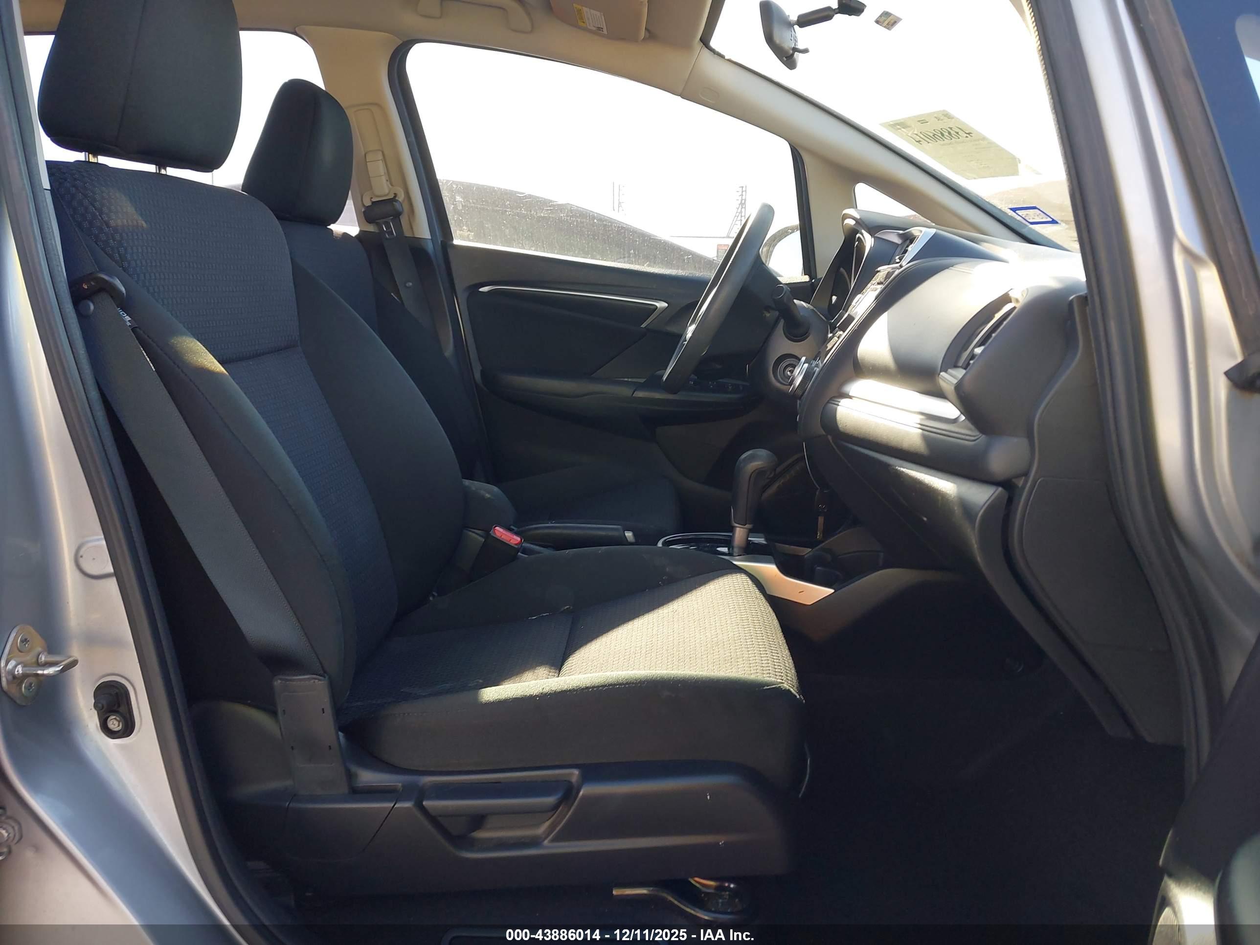 HONDA FIT image 5
