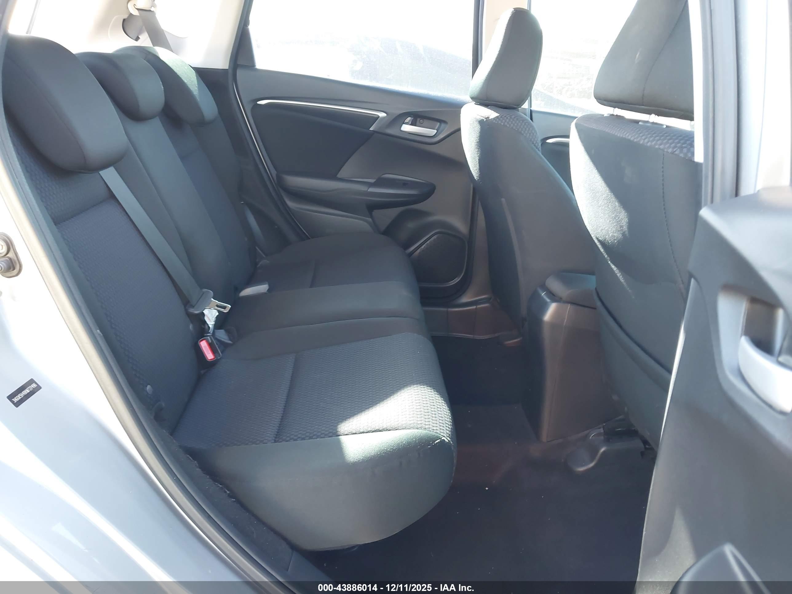 HONDA FIT image 8