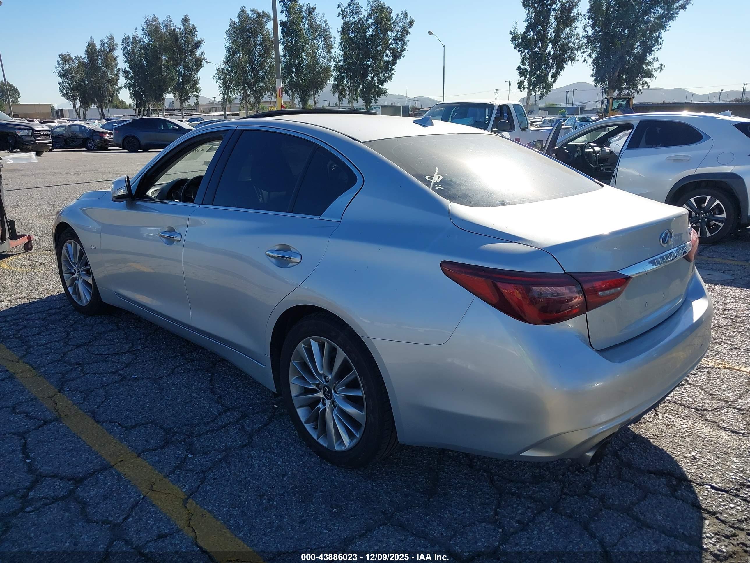 INFINITI Q50 image 3